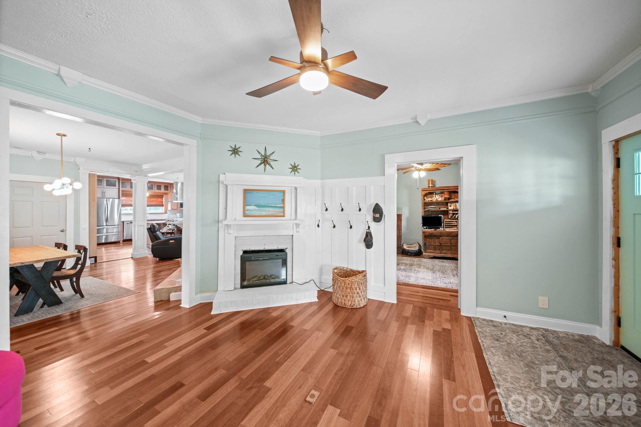 101 W Raleigh Street — Stanfield