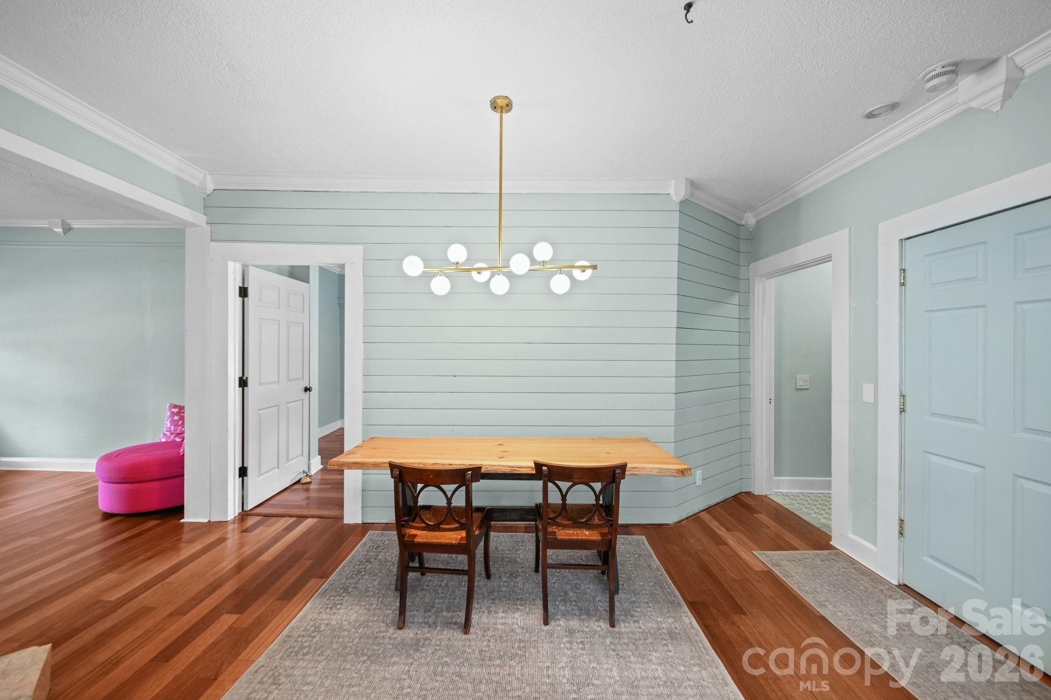 101 W Raleigh Street — Stanfield
