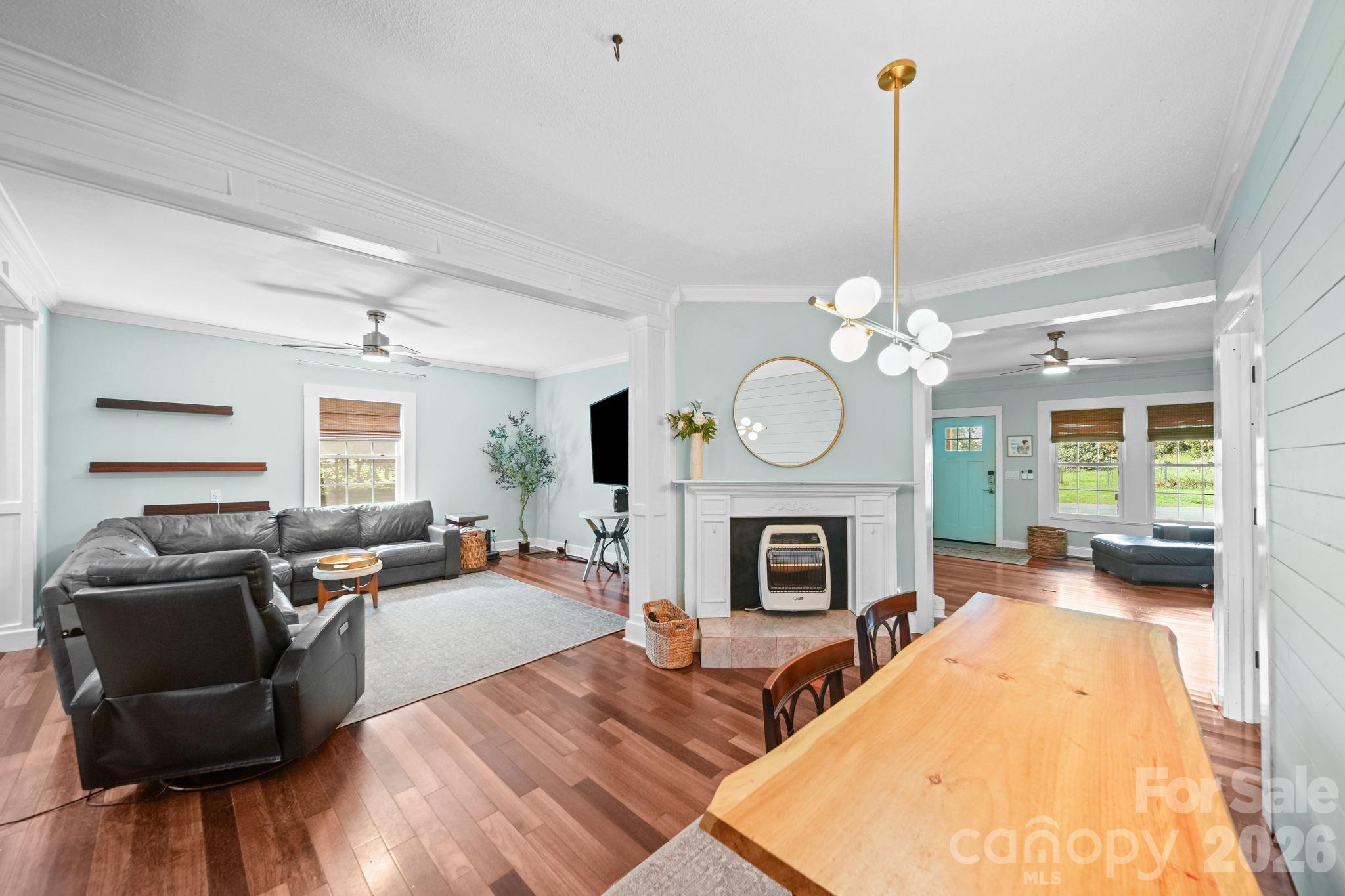 101 W Raleigh Street — Stanfield