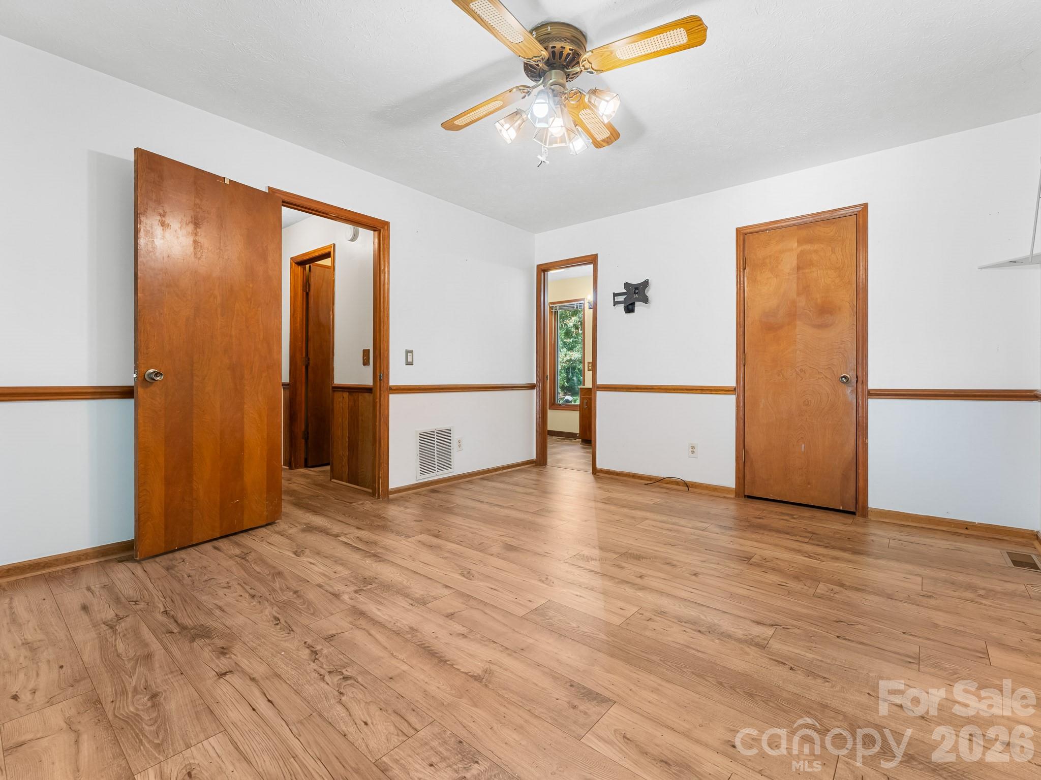 40 Country Bear Lane — Flat Rock