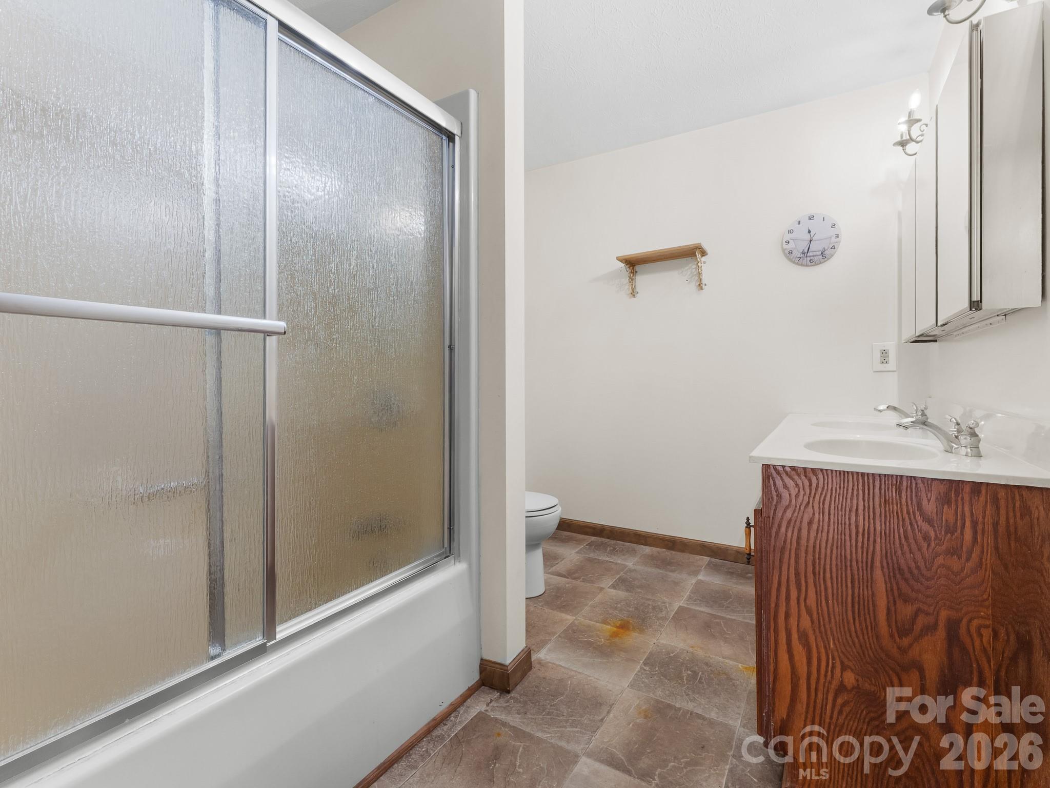 40 Country Bear Lane — Flat Rock