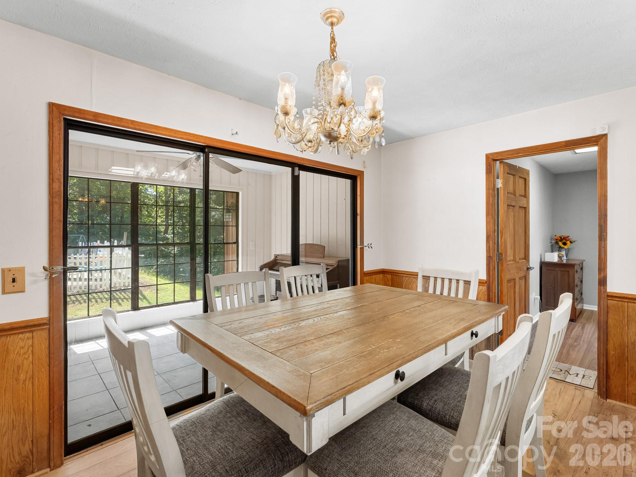40 Country Bear Lane — Flat Rock