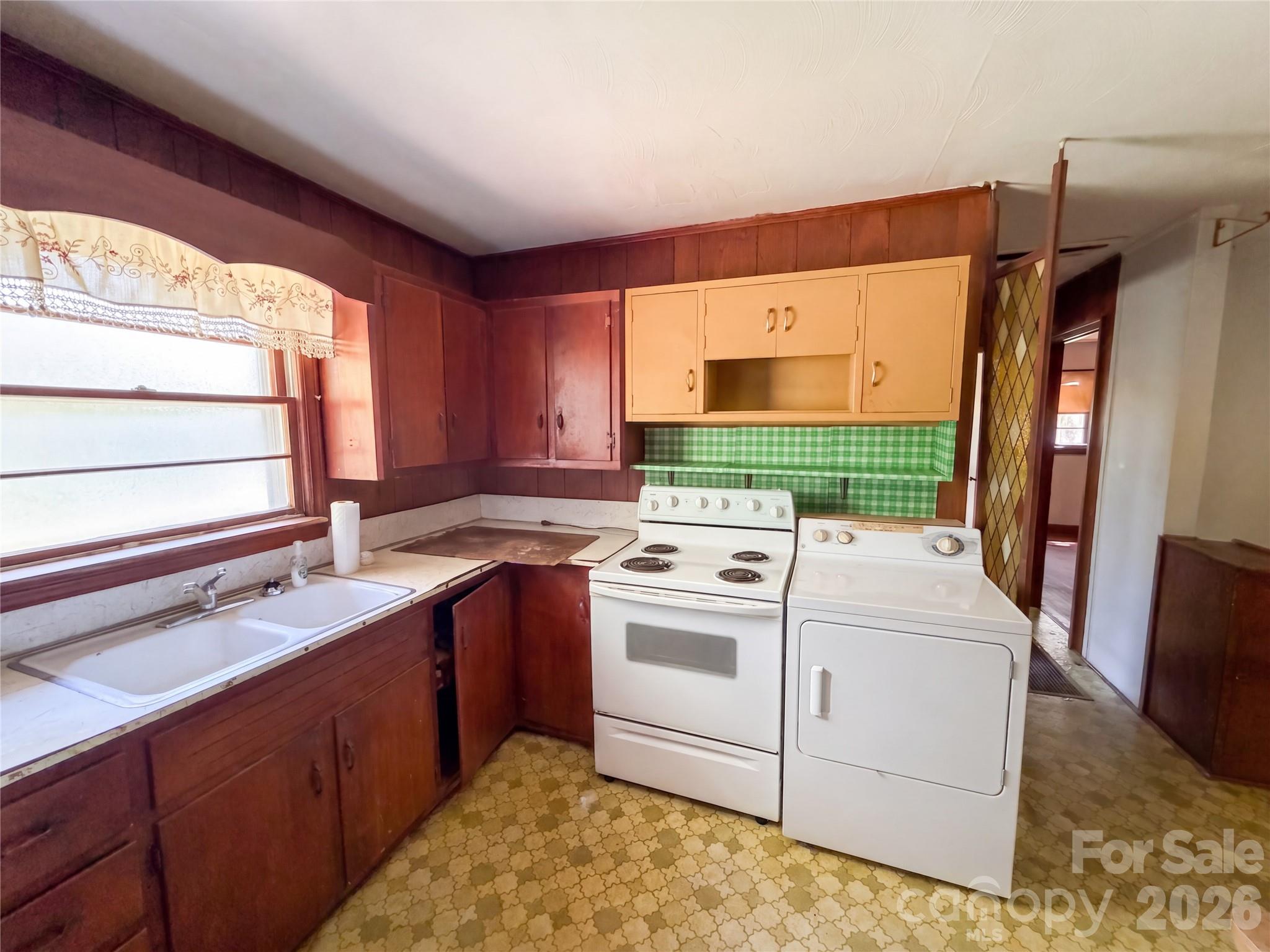 4736 Crowders Crest Drive — Gastonia