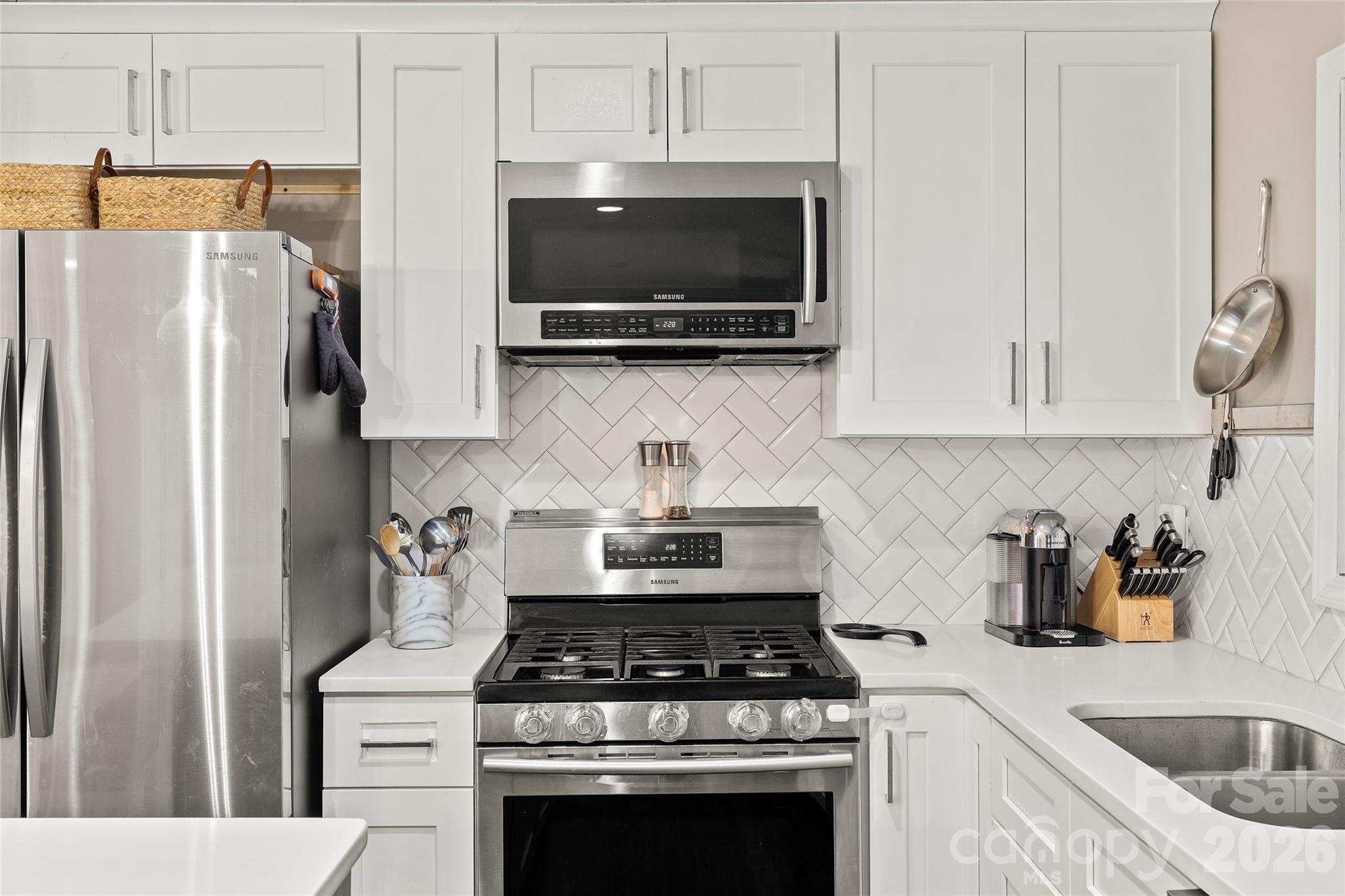 6623 Long Meadow Road — Charlotte