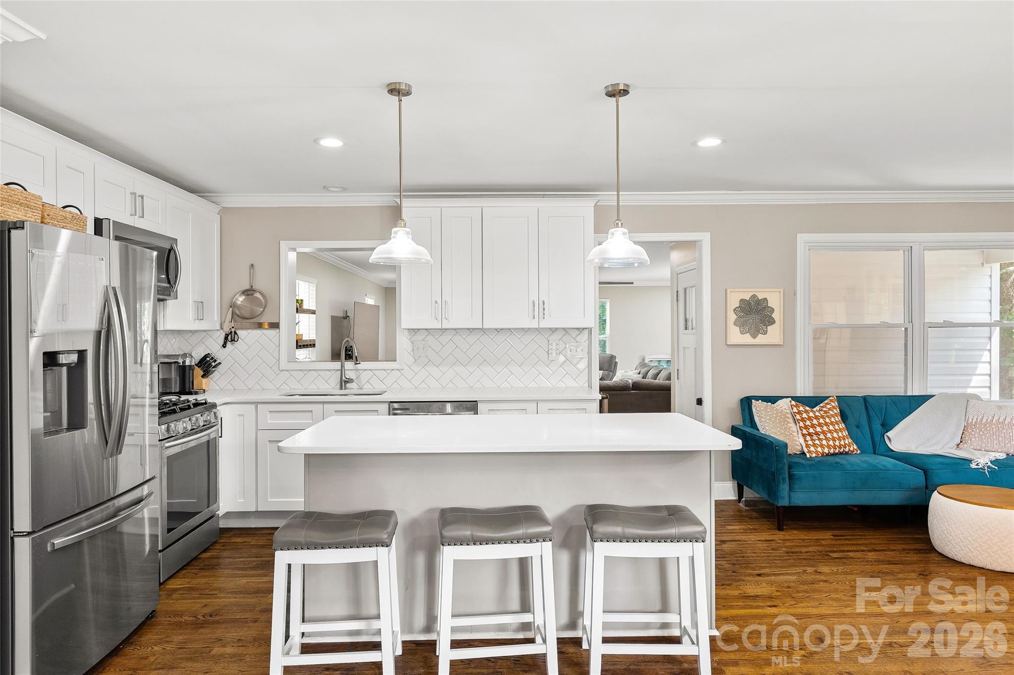 6623 Long Meadow Road — Charlotte