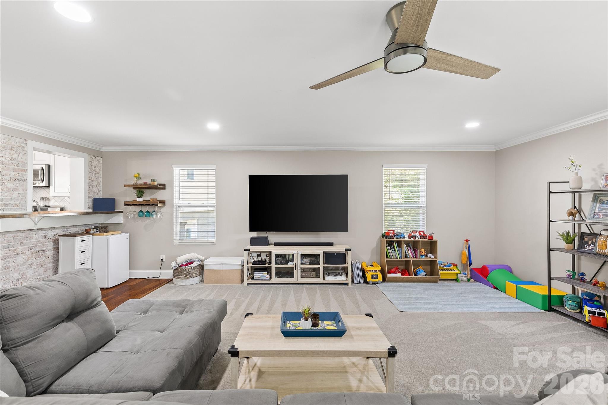 6623 Long Meadow Road — Charlotte