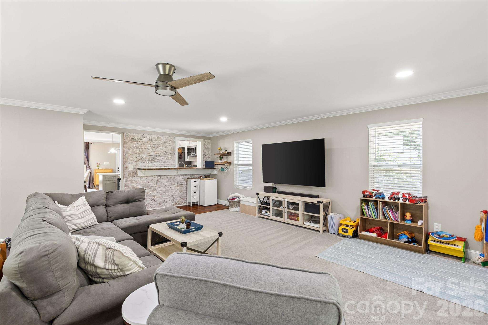 6623 Long Meadow Road — Charlotte