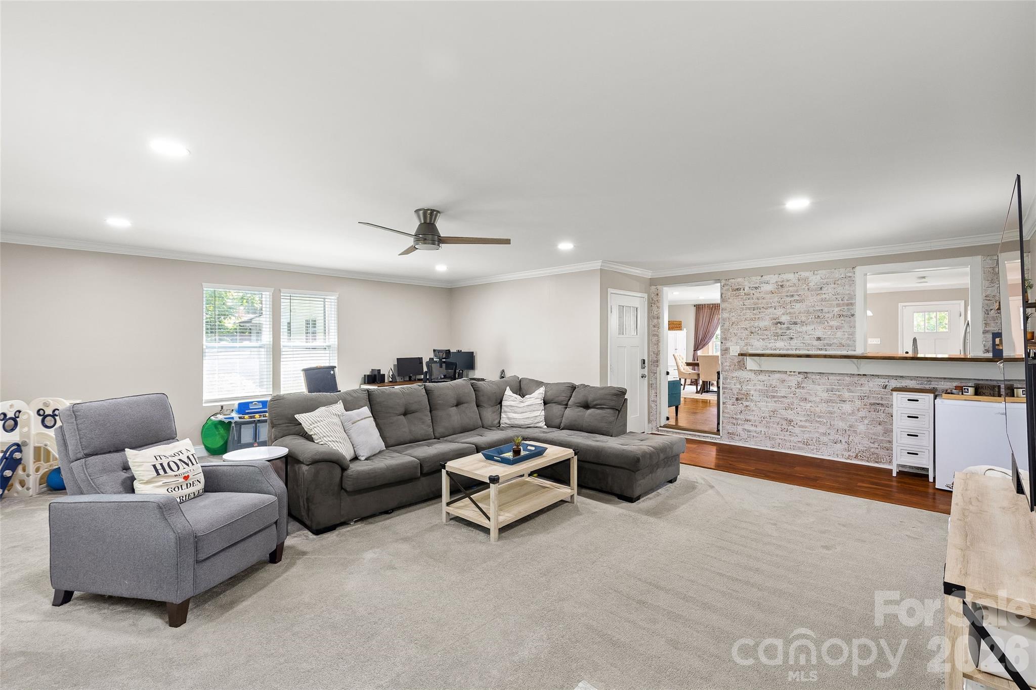 6623 Long Meadow Road — Charlotte