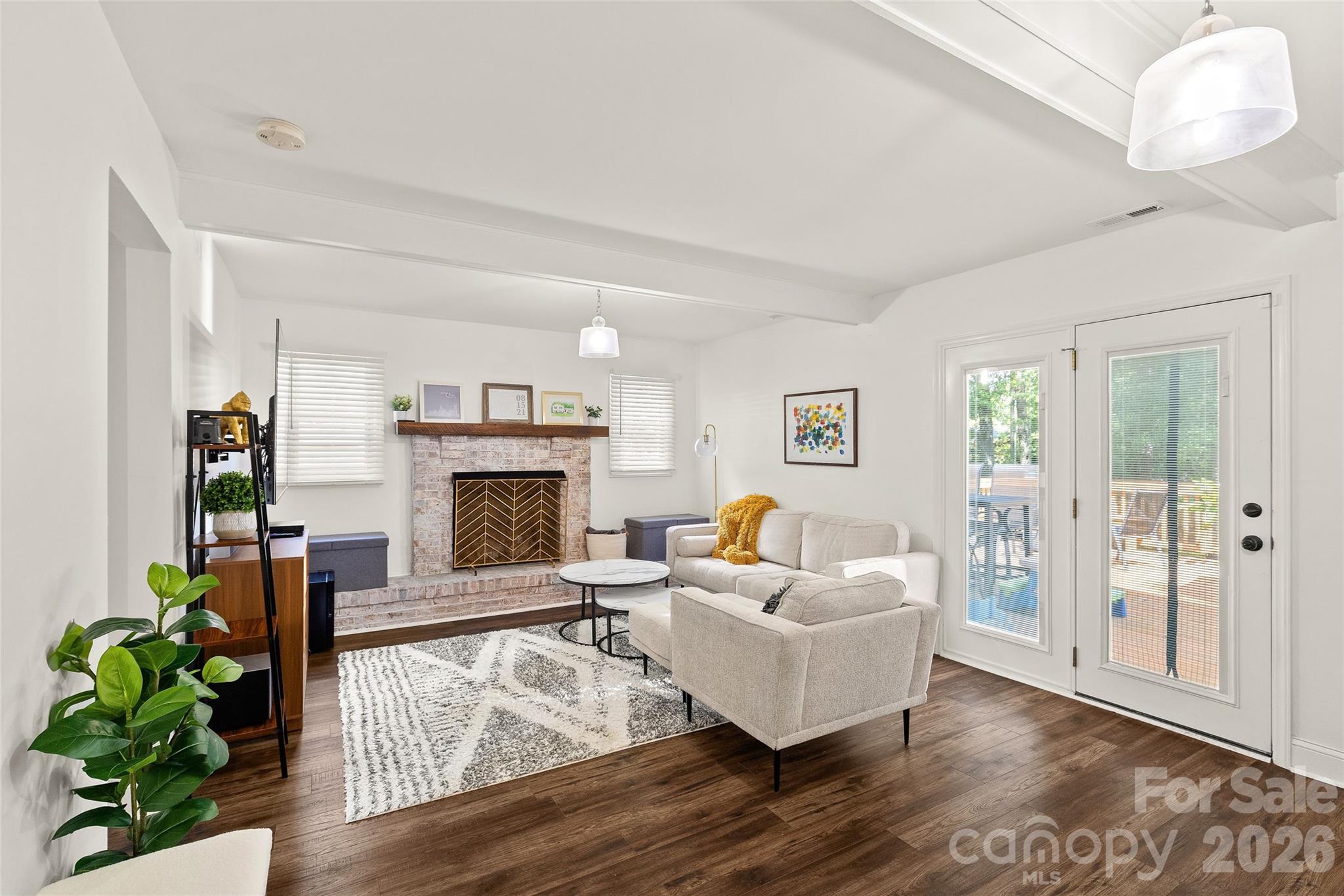 6623 Long Meadow Road — Charlotte