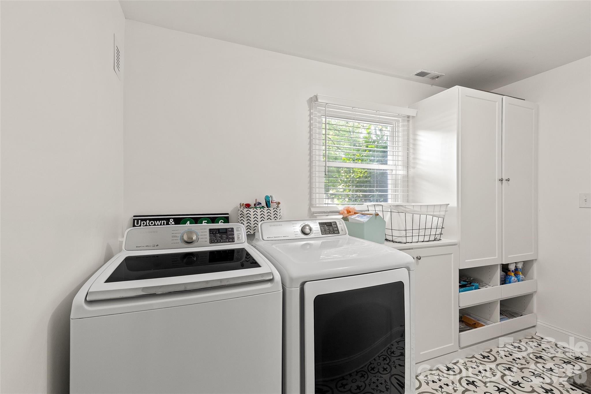 6623 Long Meadow Road — Charlotte