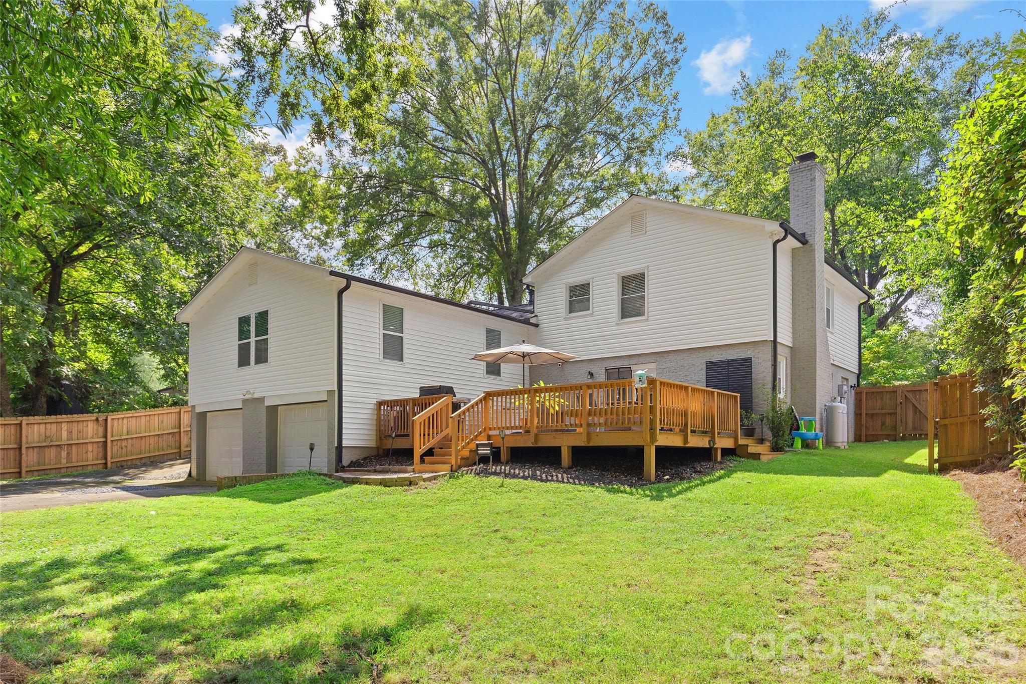 6623 Long Meadow Road — Charlotte