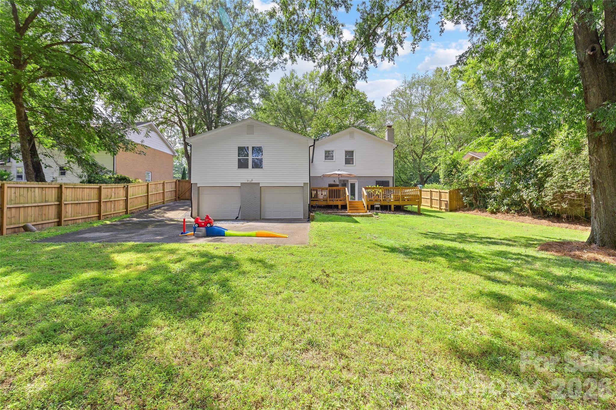 6623 Long Meadow Road — Charlotte