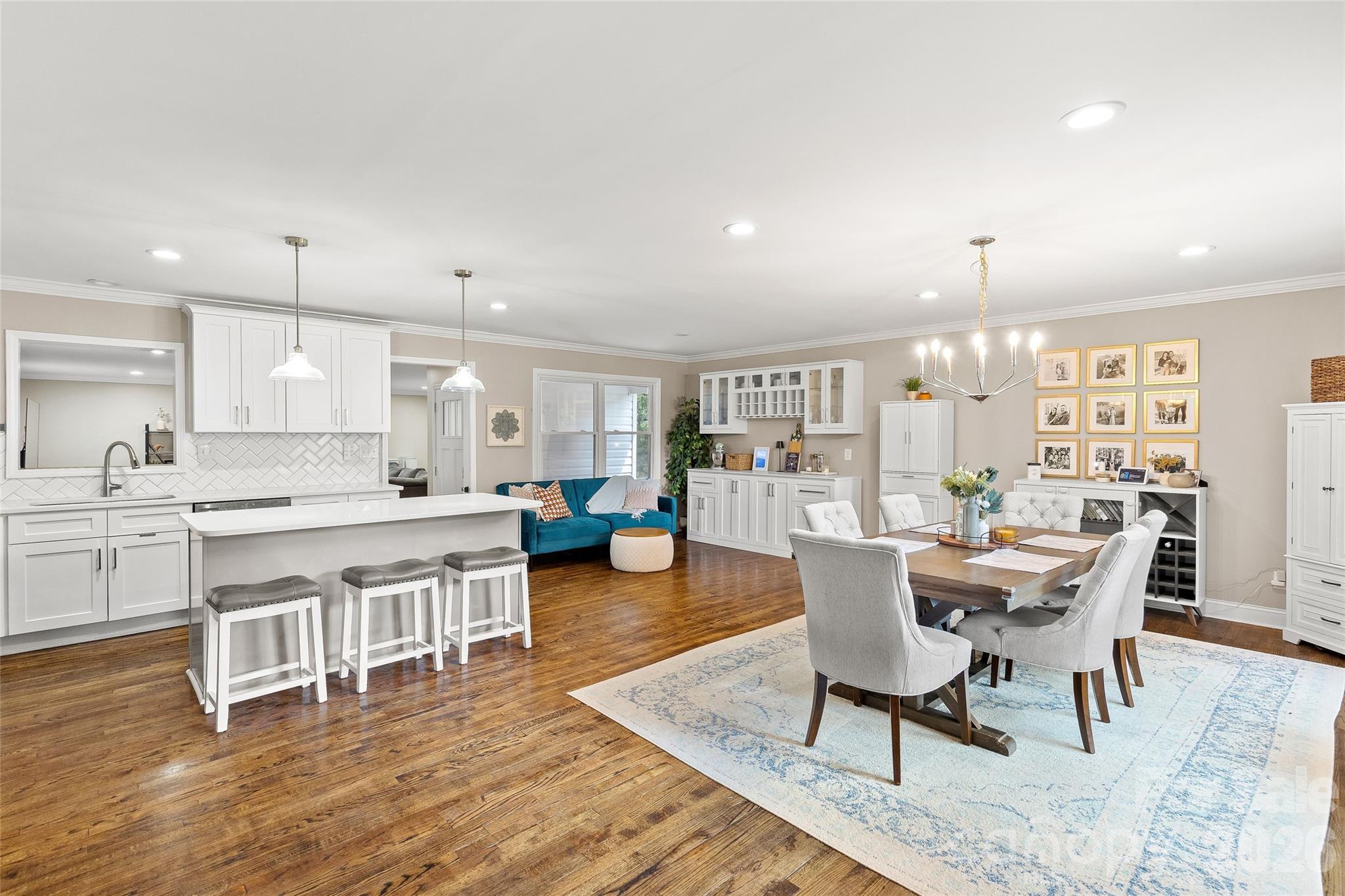 6623 Long Meadow Road — Charlotte