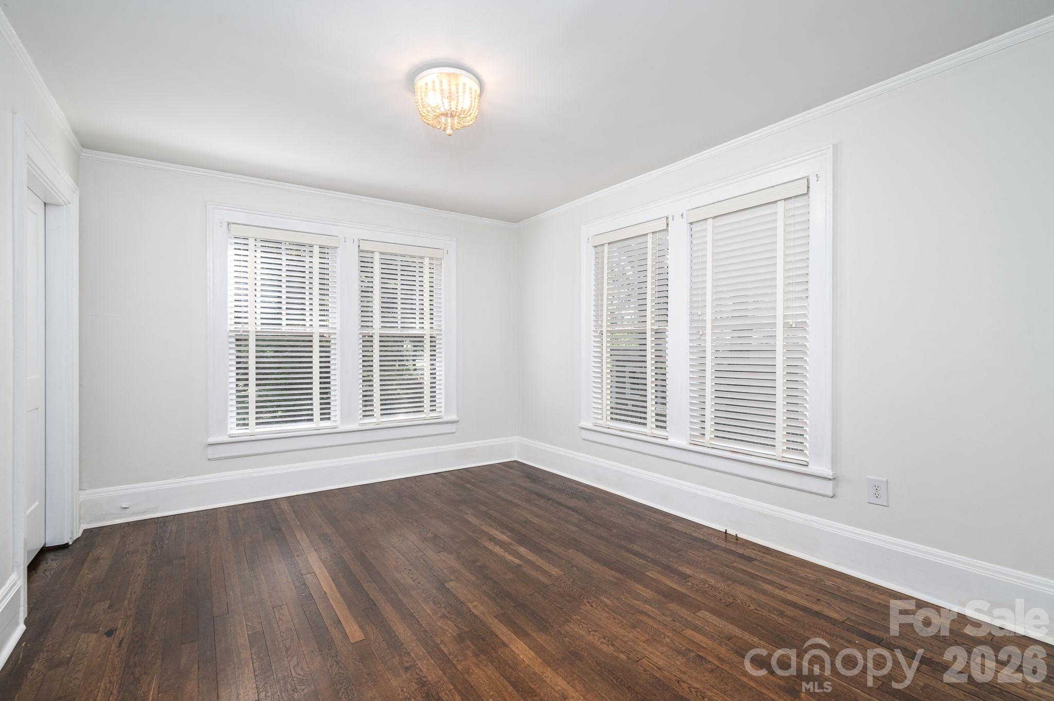 205 W Sixth Avenue — Gastonia