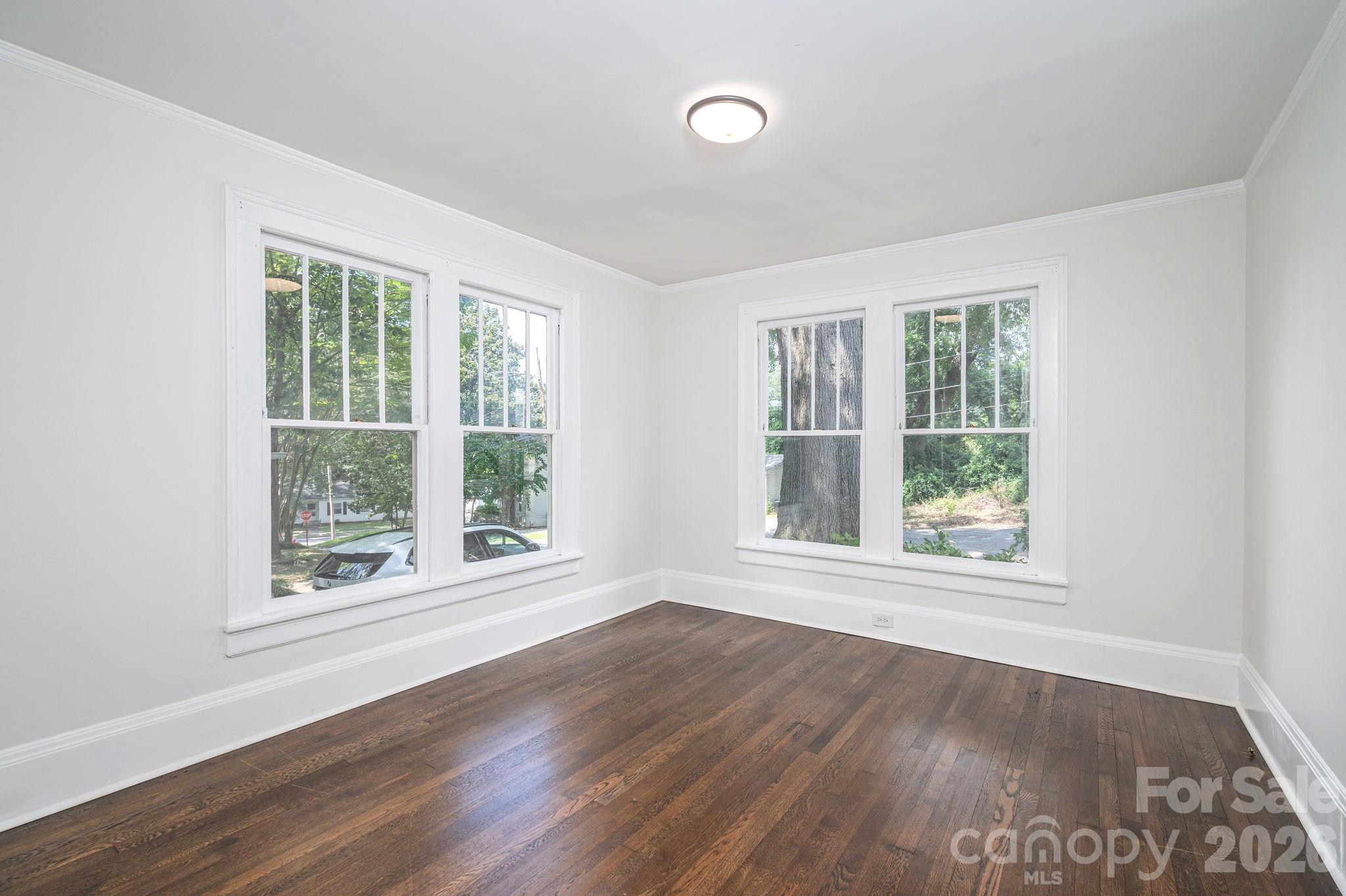 205 W Sixth Avenue — Gastonia