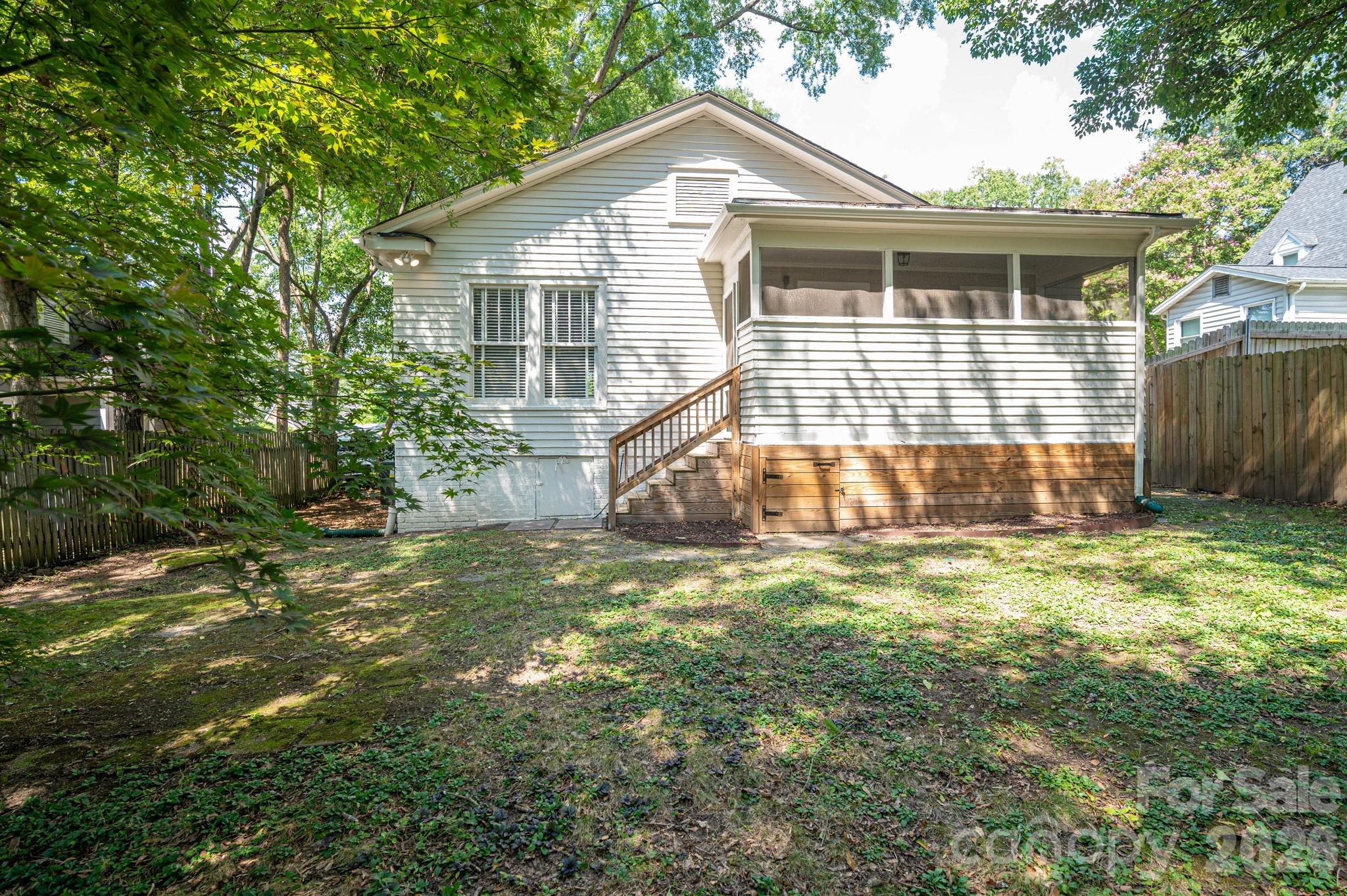 205 W Sixth Avenue — Gastonia