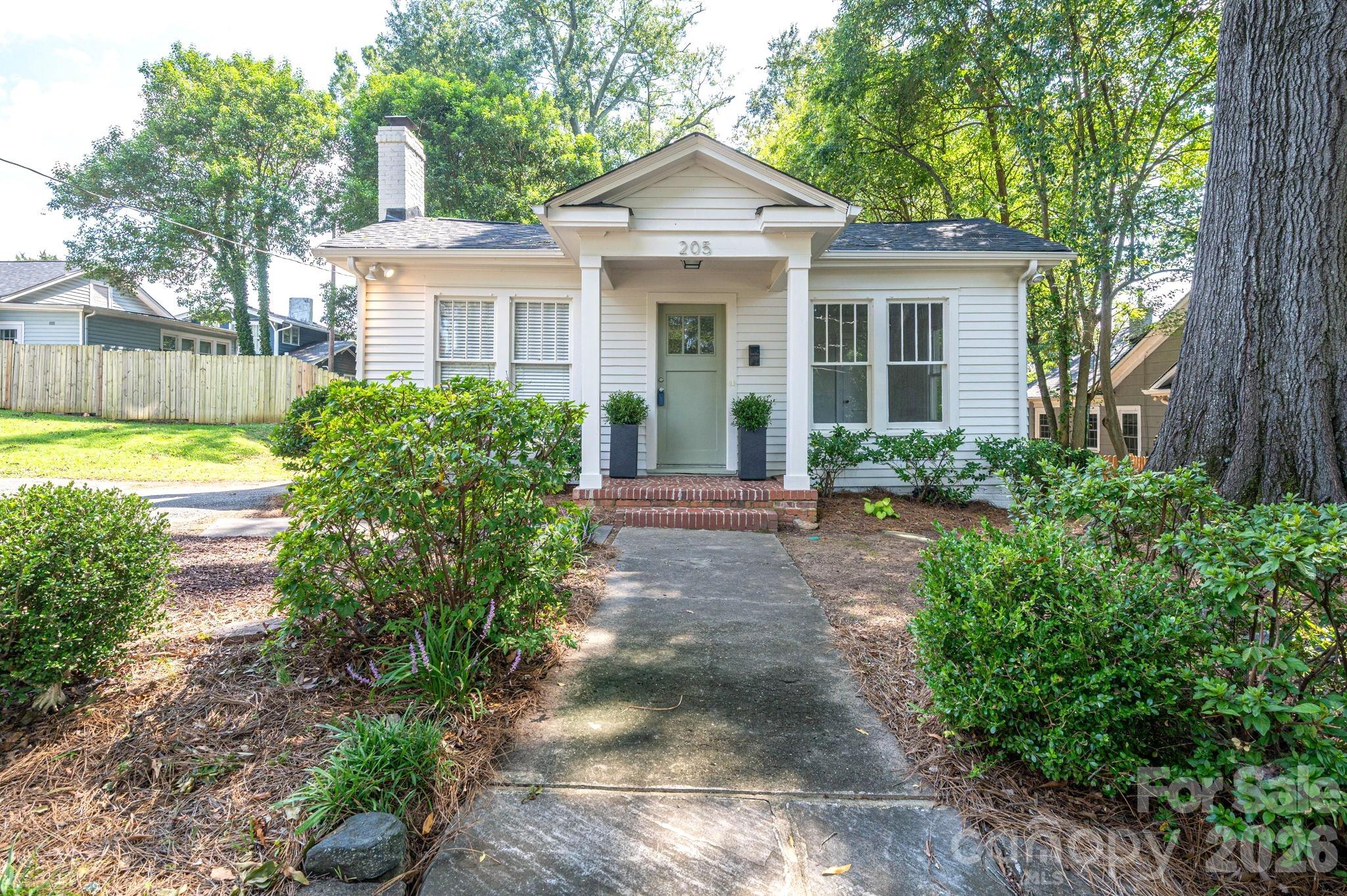 205 W Sixth Avenue — Gastonia