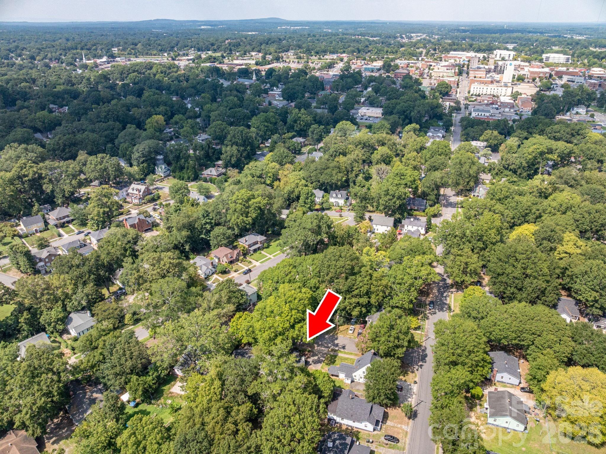 205 W Sixth Avenue — Gastonia