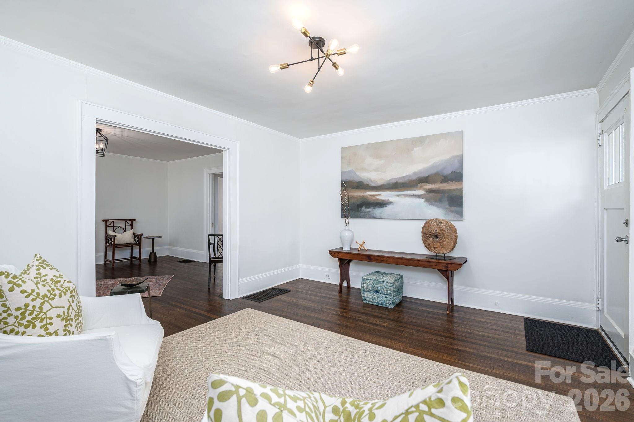 205 W Sixth Avenue — Gastonia