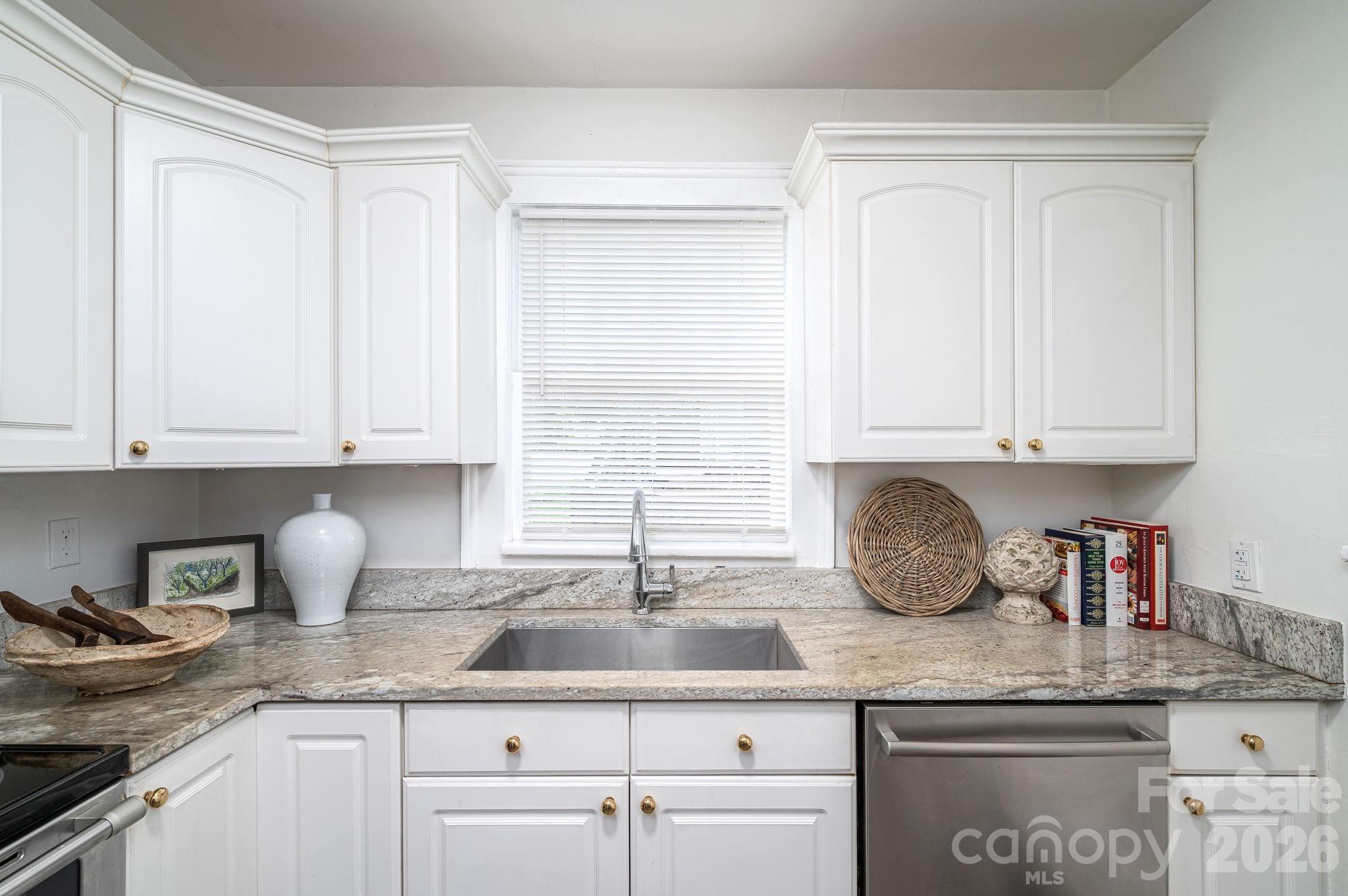 205 W Sixth Avenue — Gastonia