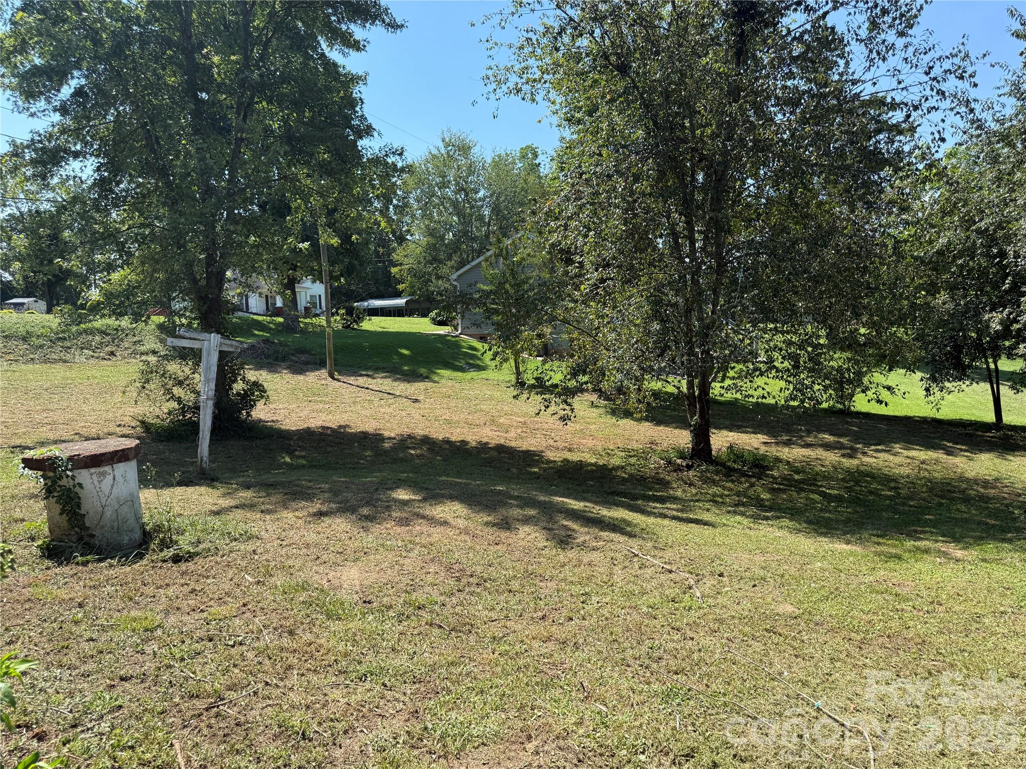 1650 Berkley Street SW — Lenoir