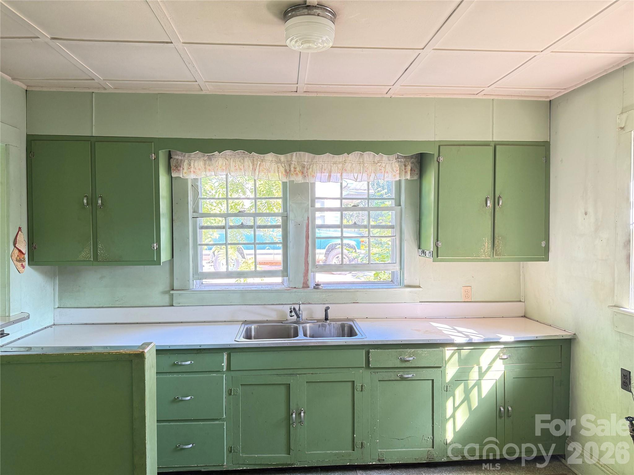 1650 Berkley Street SW — Lenoir