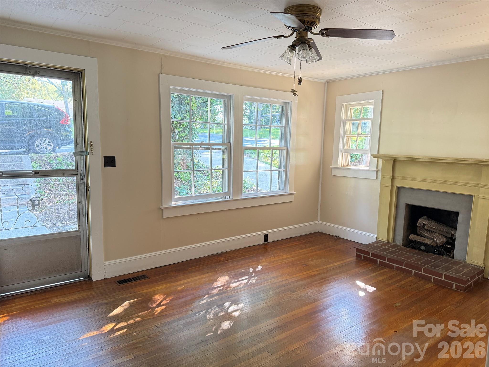 1650 Berkley Street SW — Lenoir