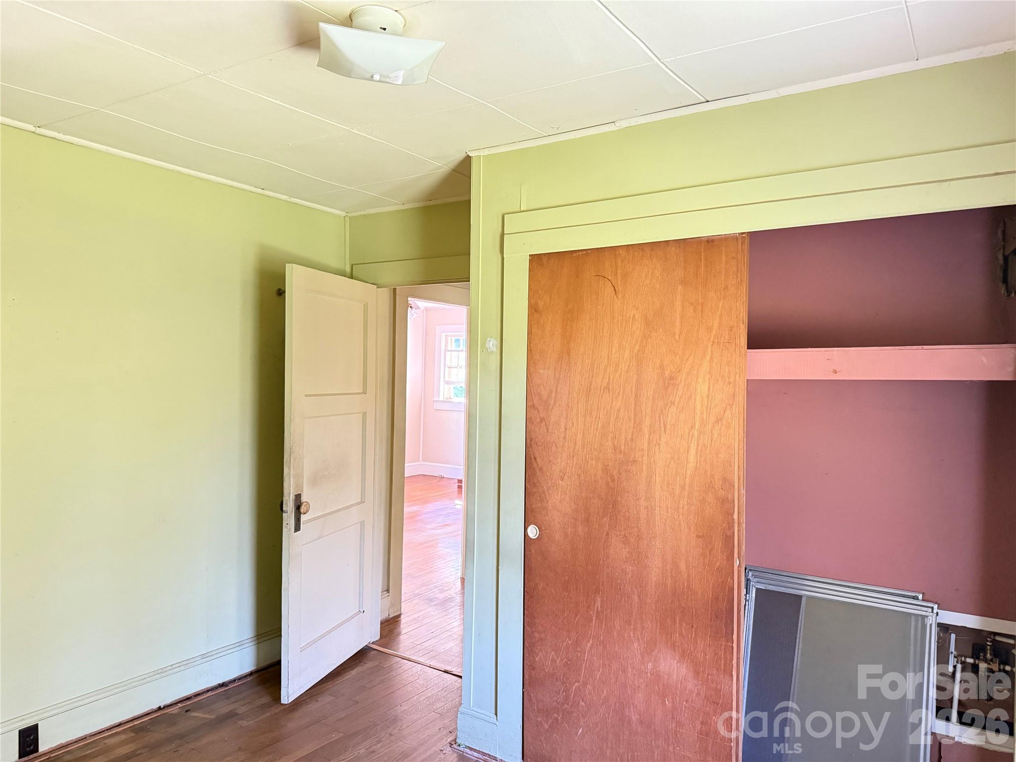 1650 Berkley Street SW — Lenoir