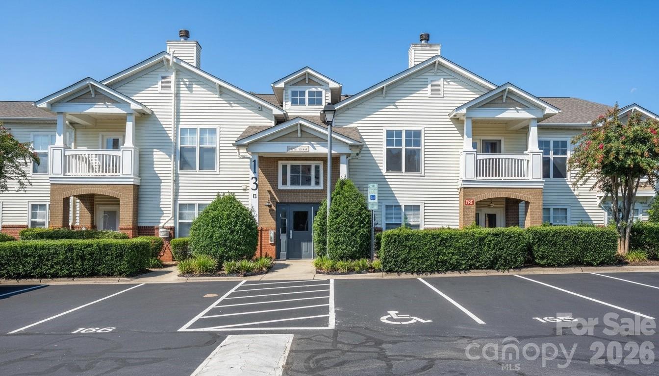 16638 Amberside Road E — Cornelius