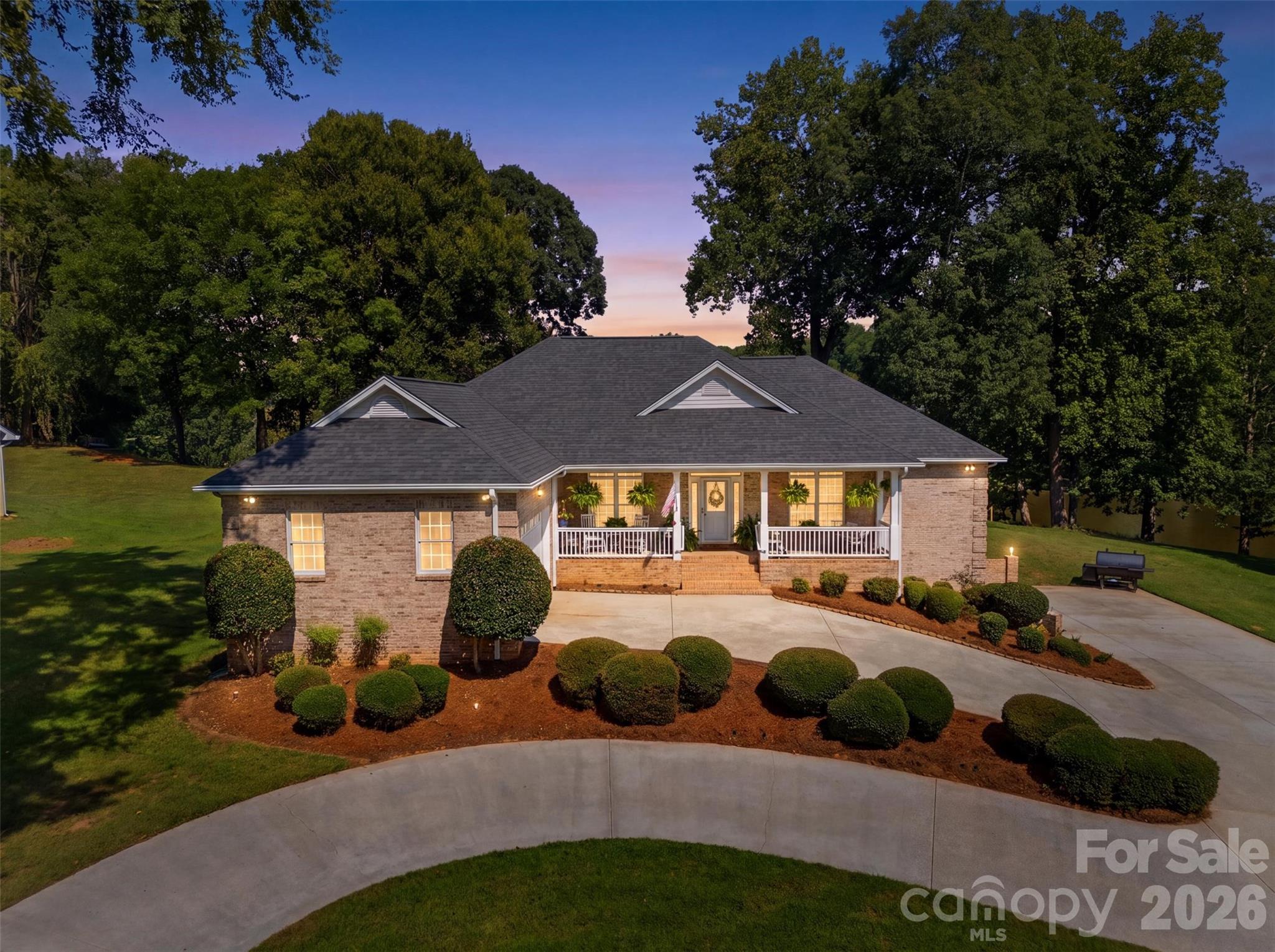 401 Armstrong Drive — Belmont