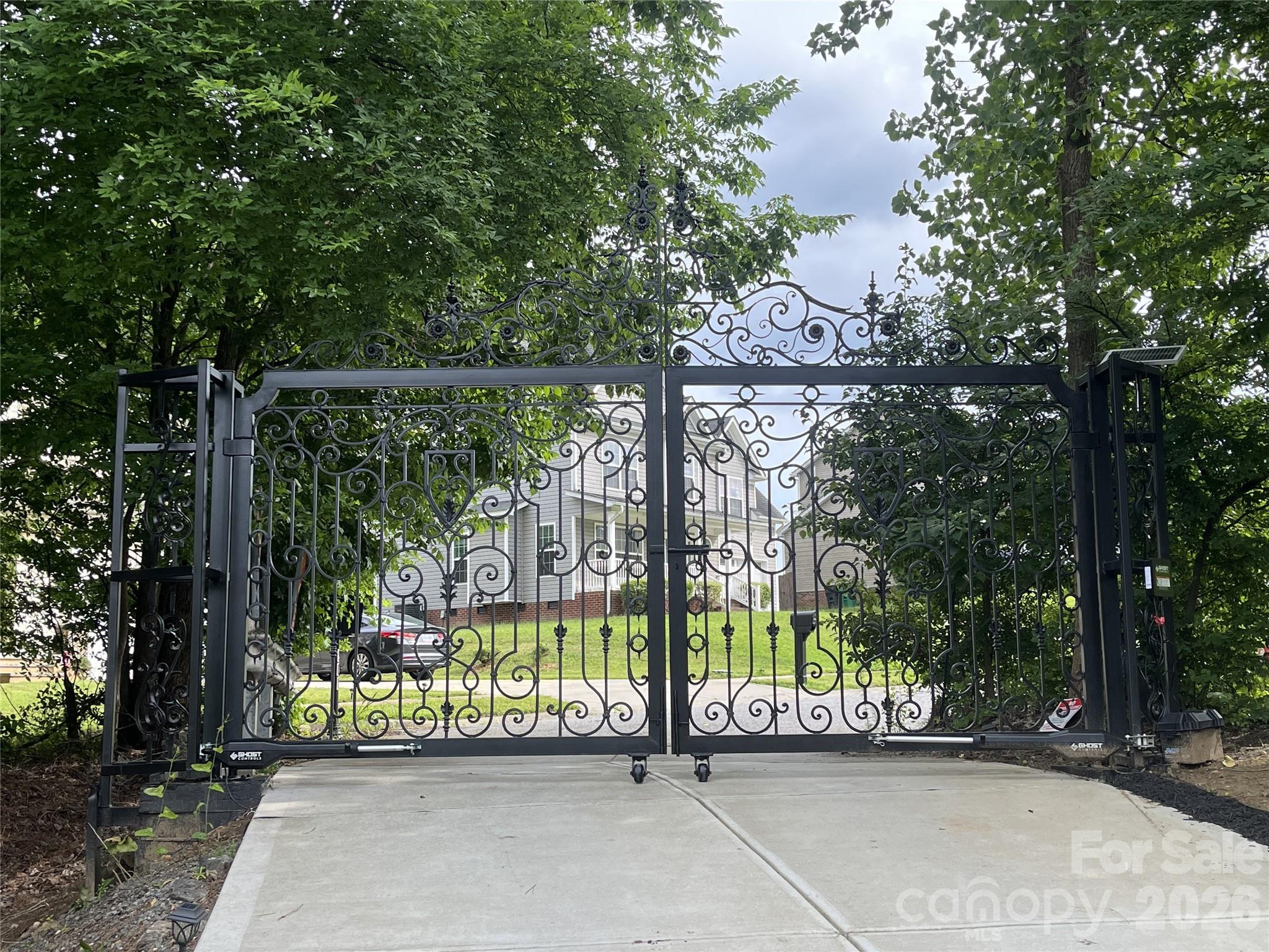900 Houston Heights Road — Charlotte