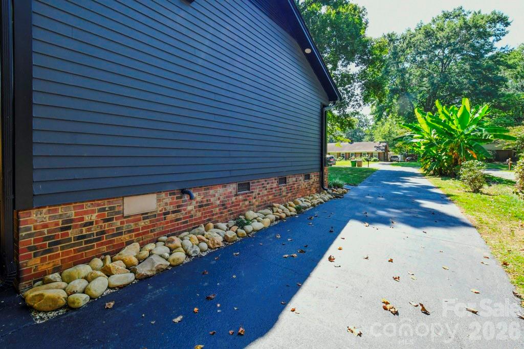 1440 Mcilroy Road — Charlotte