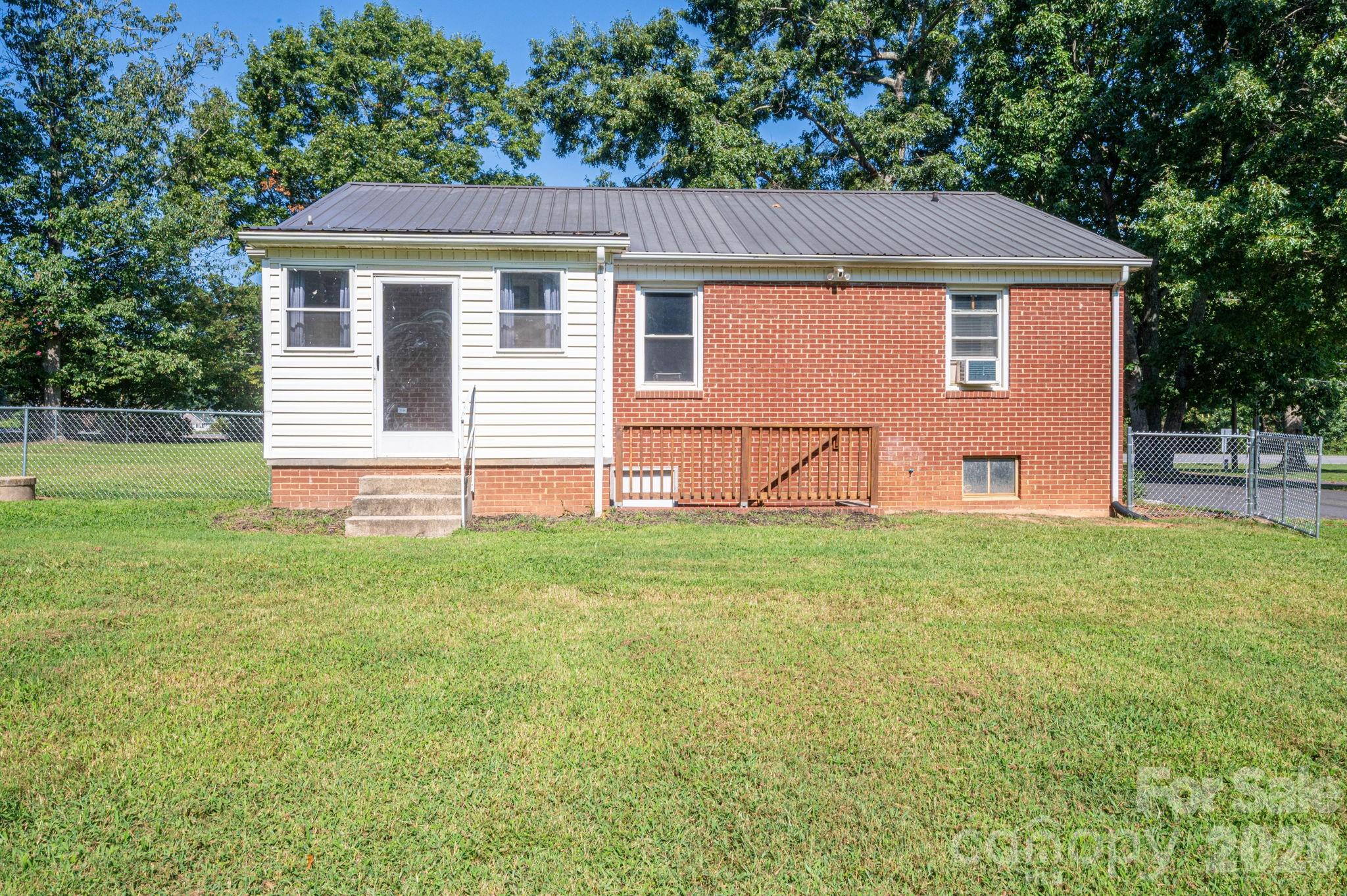 4282 Buffalo Shoals Road — Maiden
