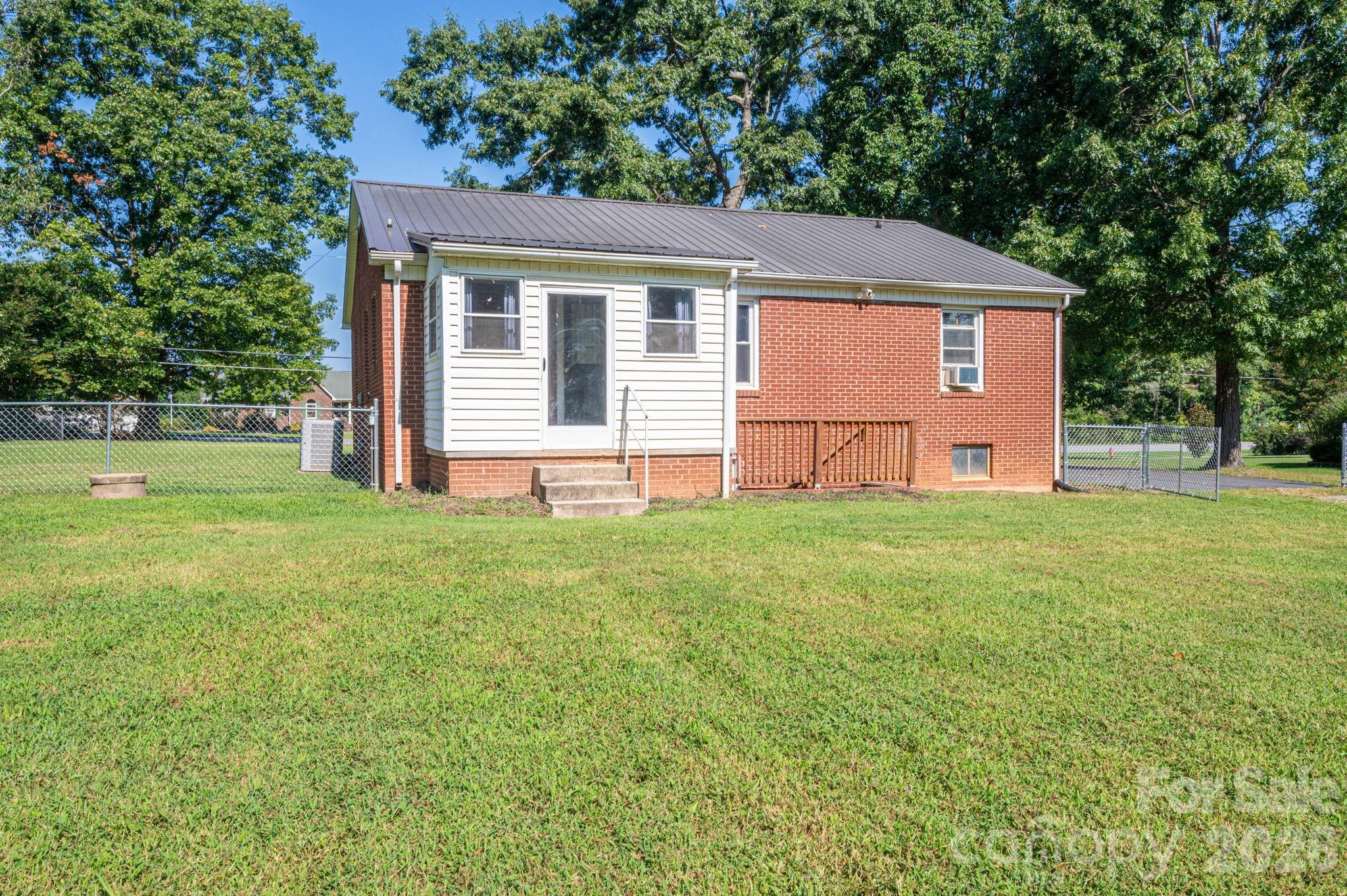 4282 Buffalo Shoals Road — Maiden