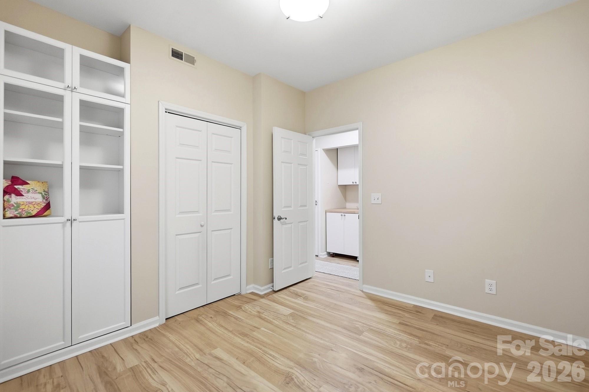 301 Queens Road #207 — Charlotte