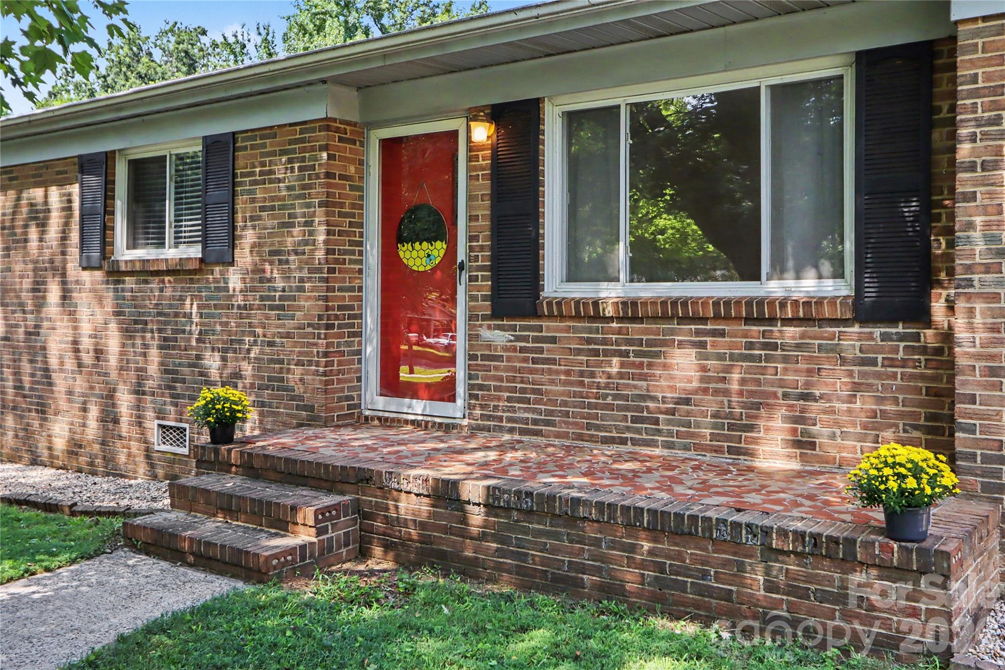 9909 Sunway Drive — Mint Hill