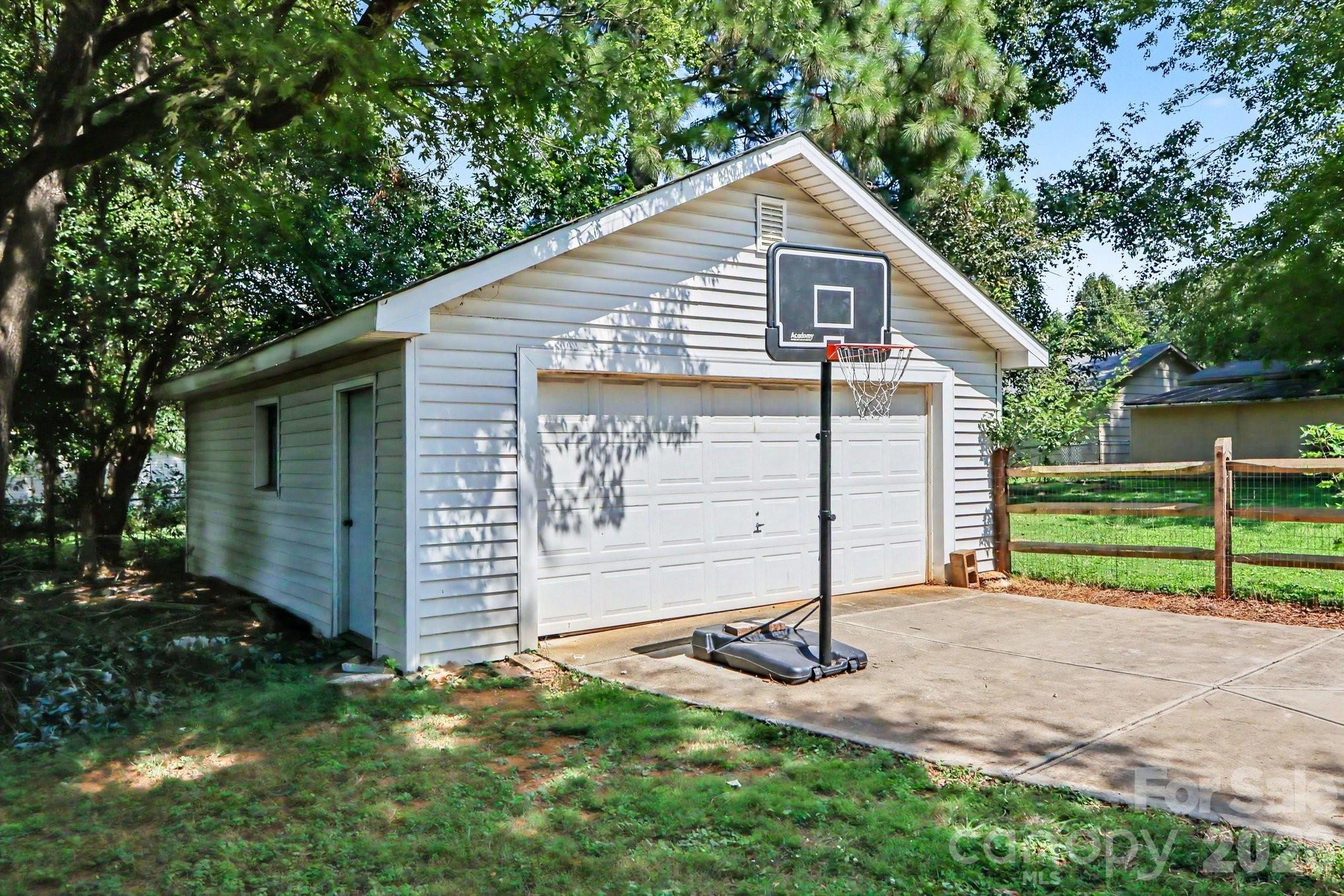 9909 Sunway Drive — Mint Hill