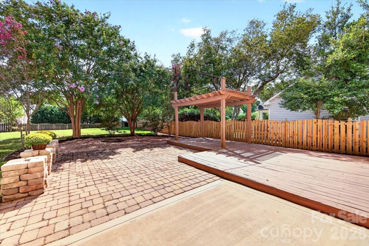 9026 Crusaders Court — Matthews
