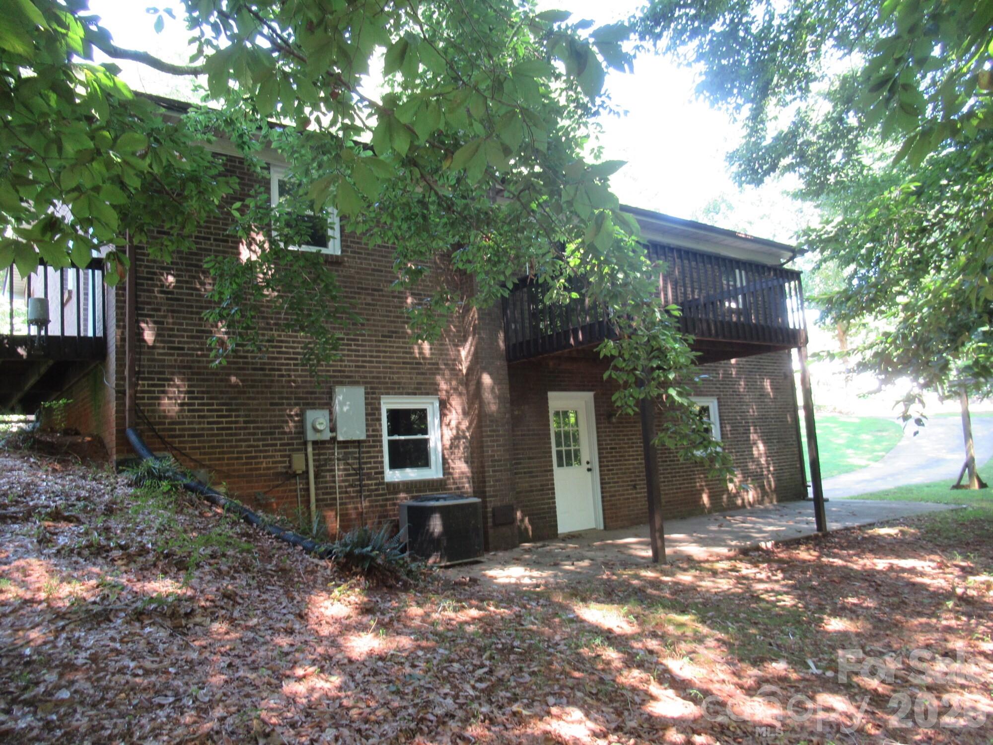 1809 S Industrial Park Road — Lincolnton