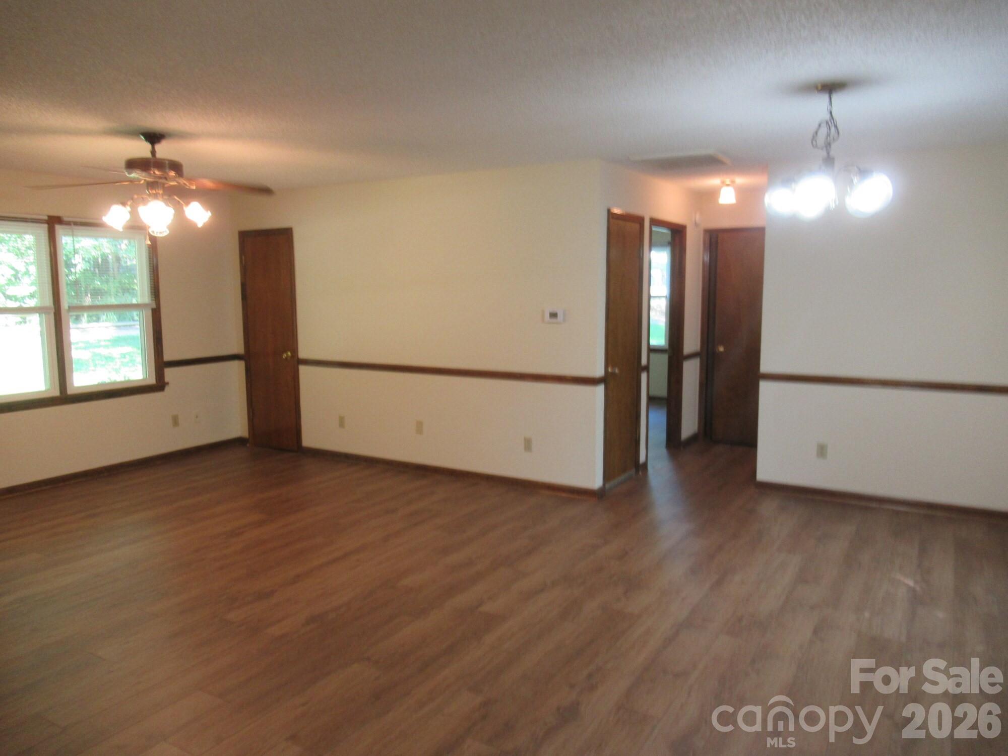 1809 S Industrial Park Road — Lincolnton