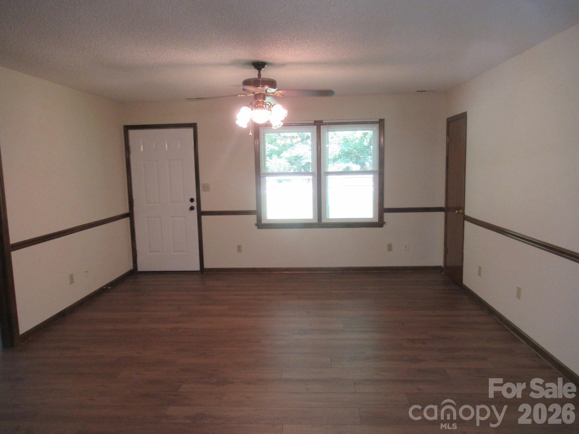 1809 S Industrial Park Road — Lincolnton