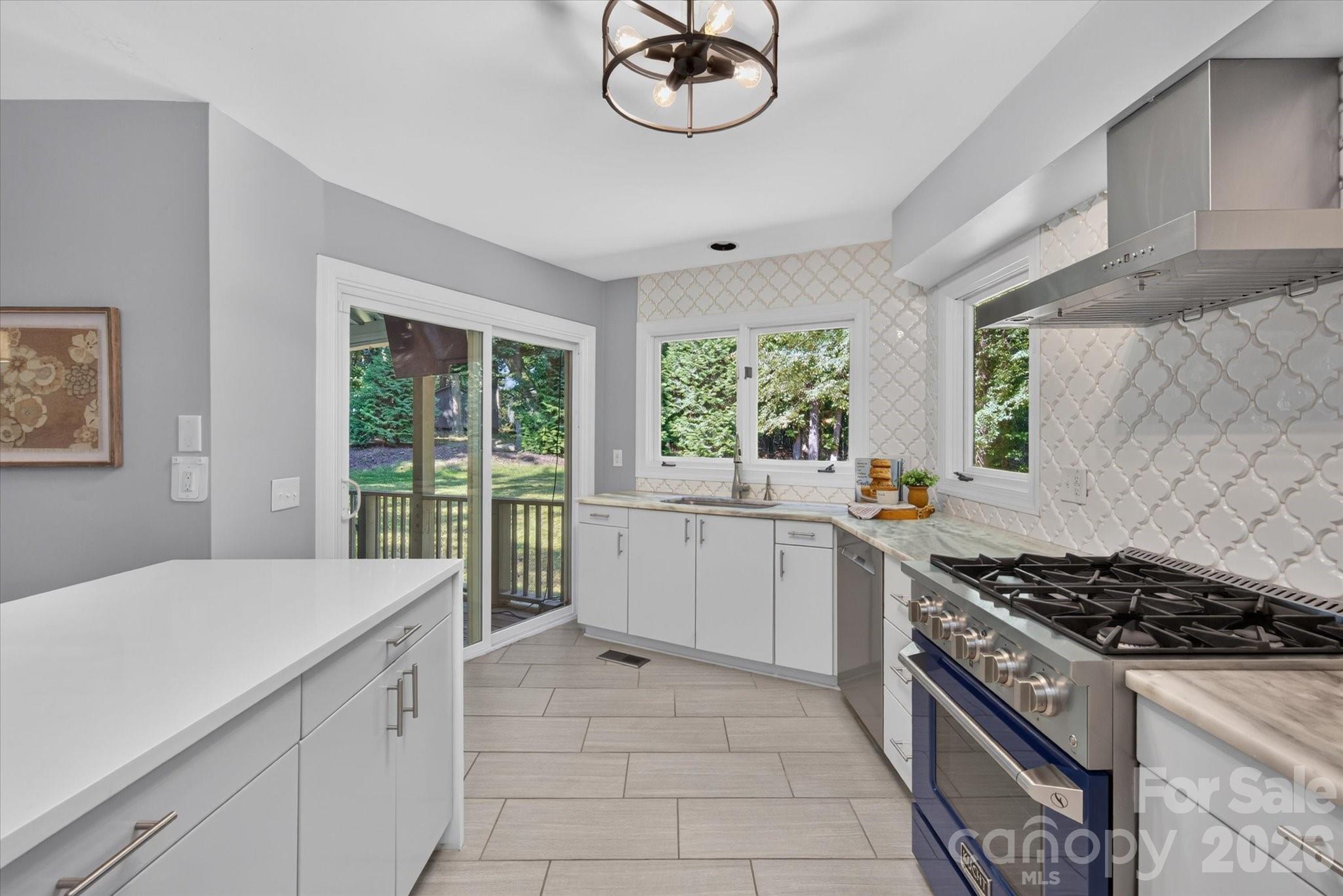 4418 Horseshoe Bend — Matthews
