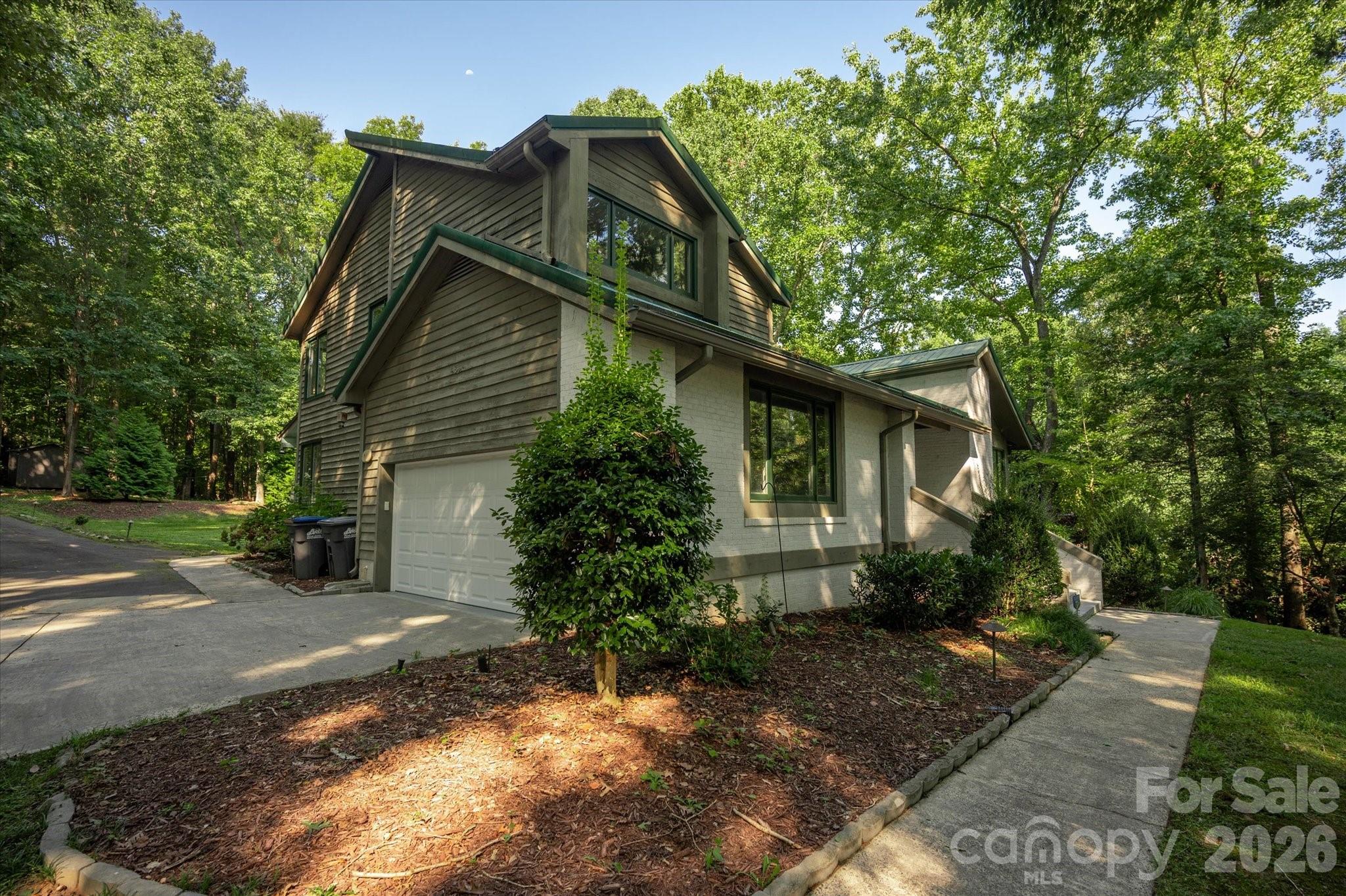 4418 Horseshoe Bend — Matthews