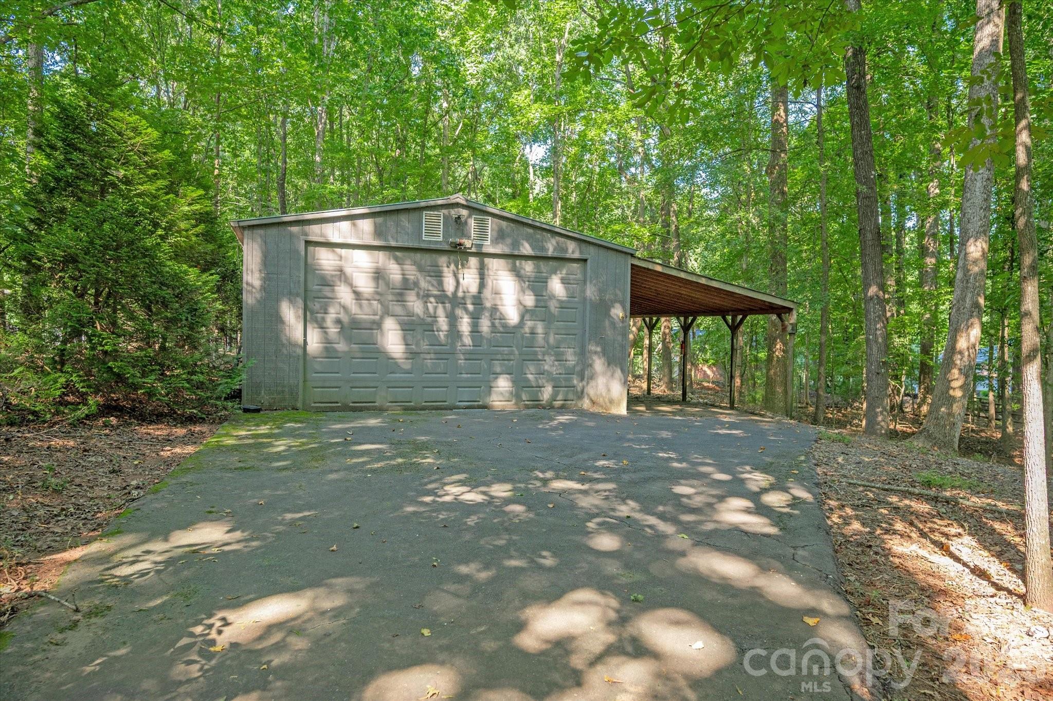 4418 Horseshoe Bend — Matthews