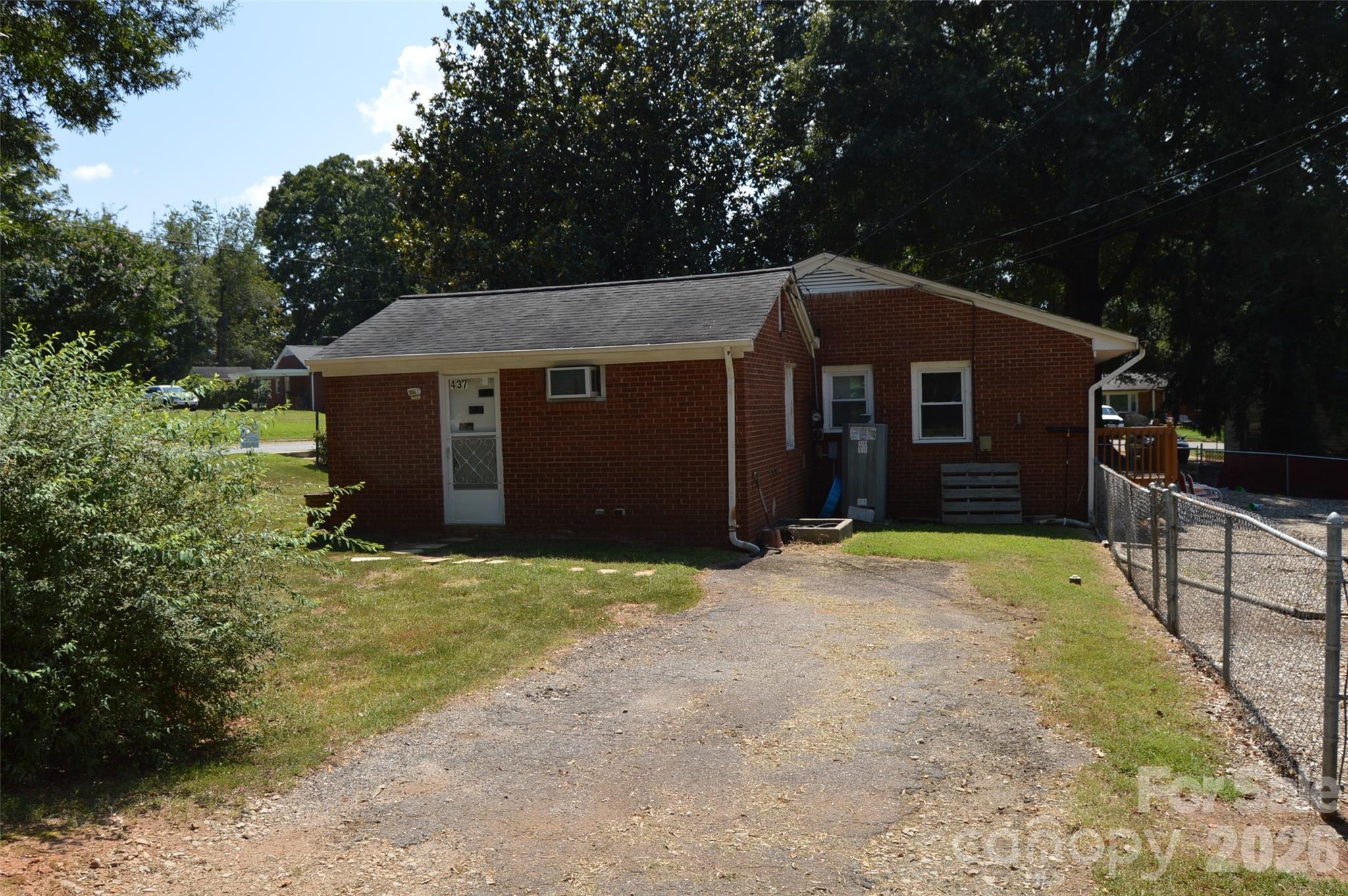 437 Hillcrest Road — Statesville