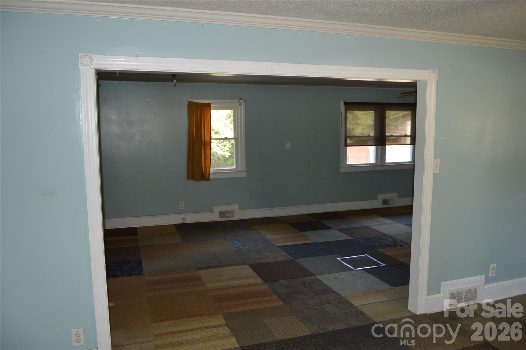 437 Hillcrest Road — Statesville