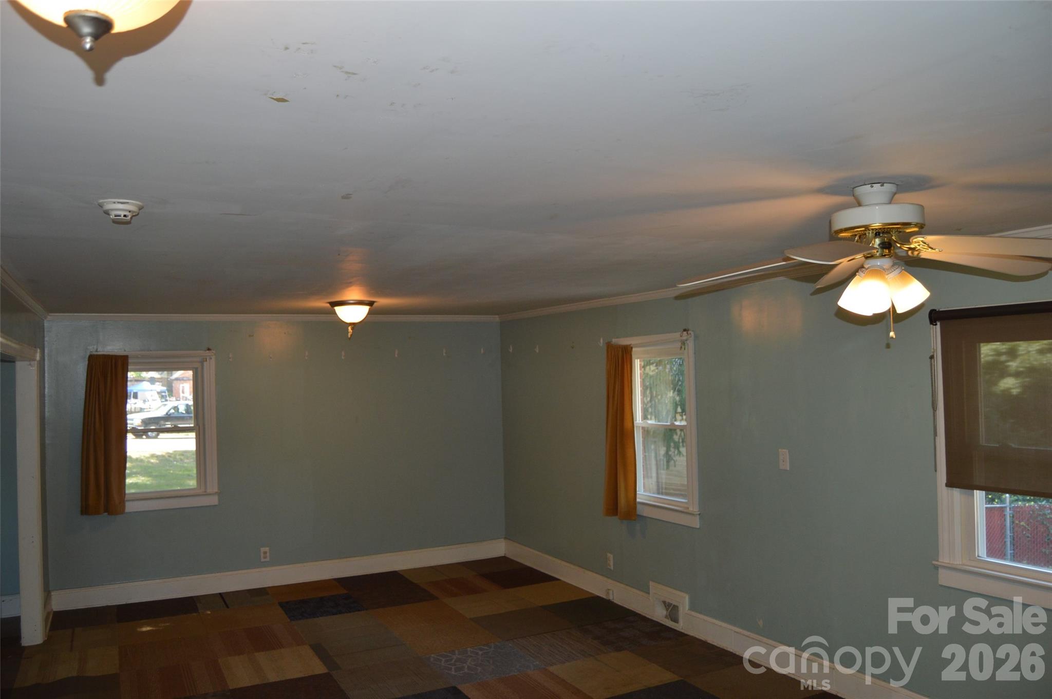 437 Hillcrest Road — Statesville
