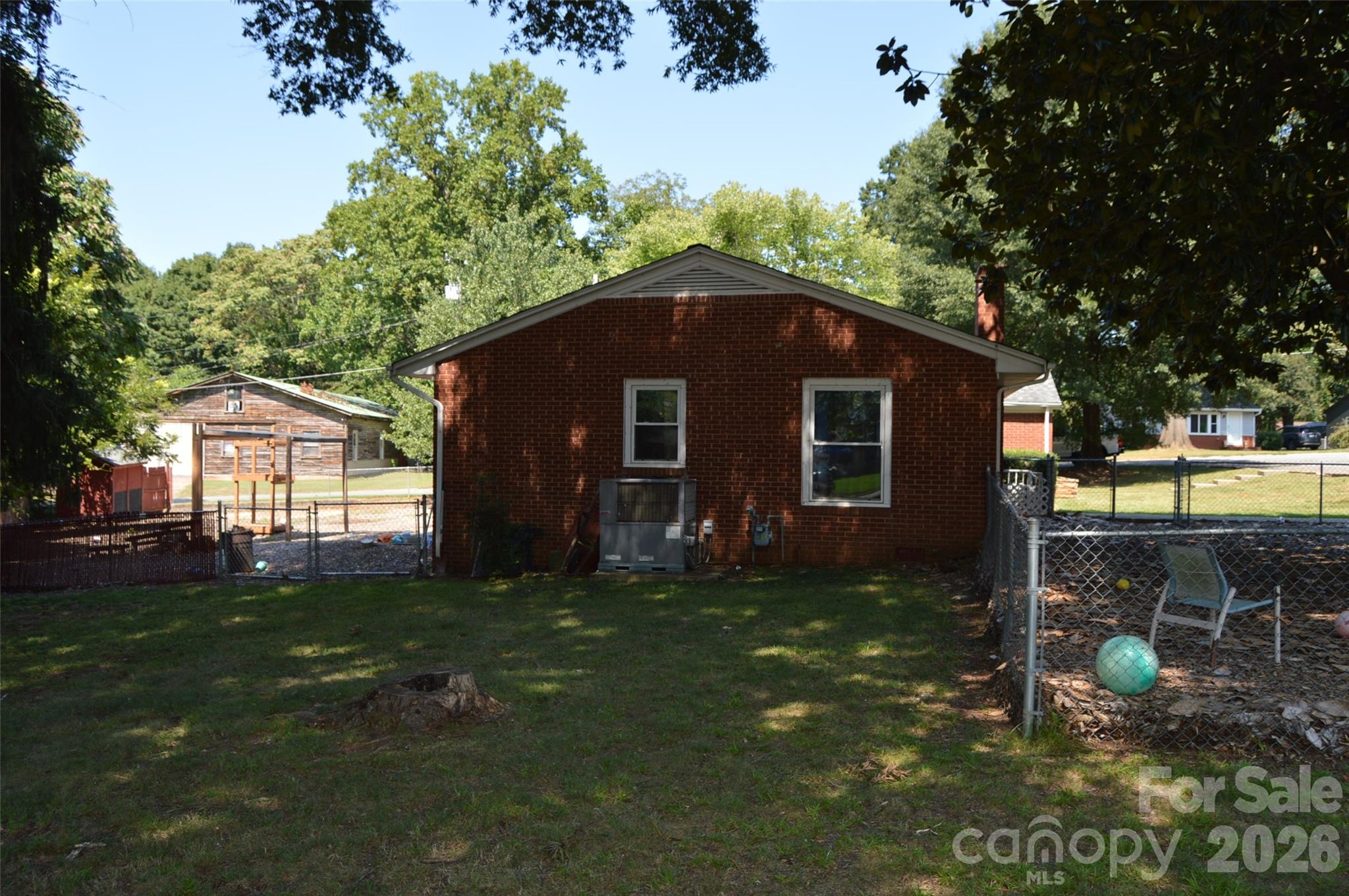 437 Hillcrest Road — Statesville
