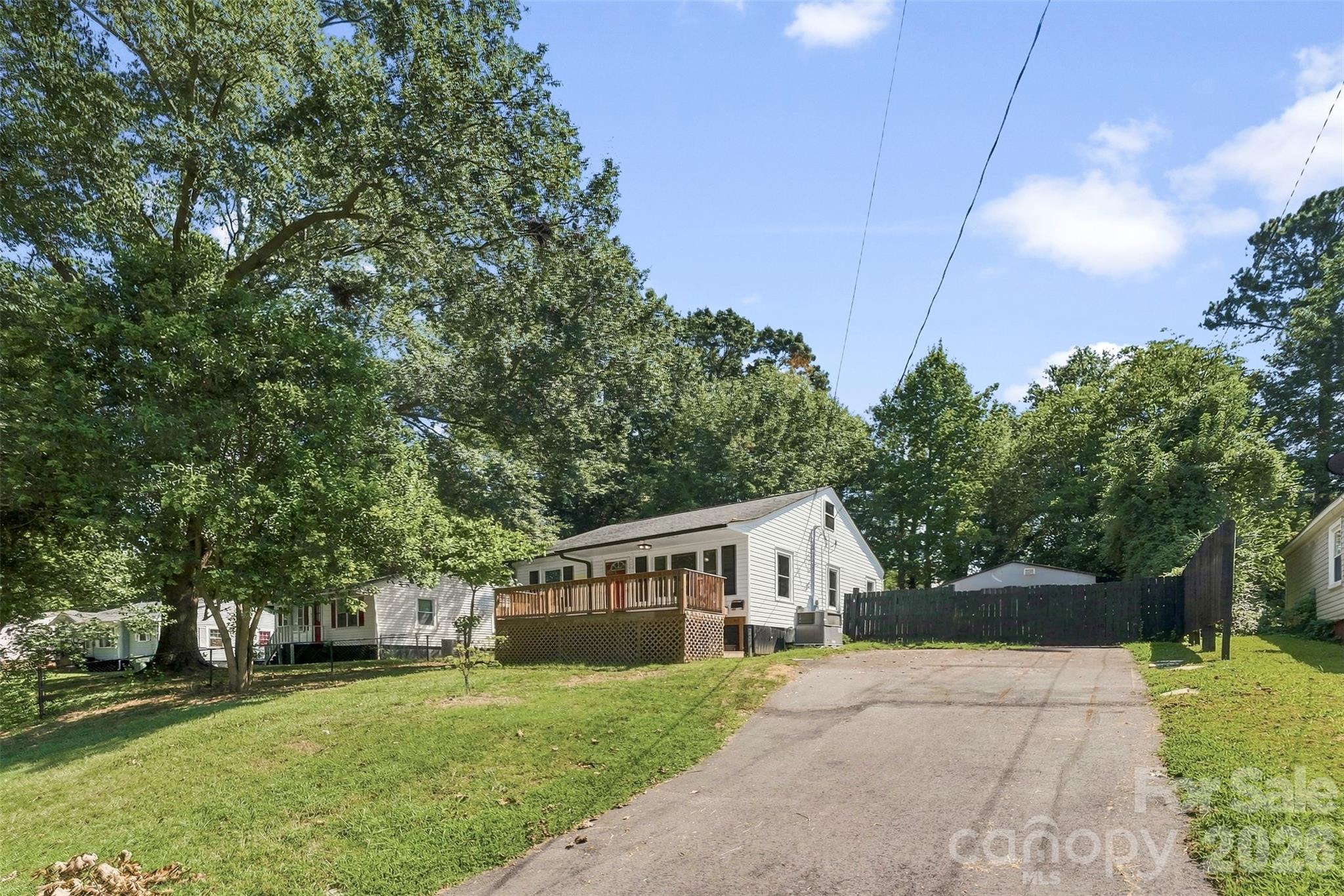816 S Weldon Street — Gastonia