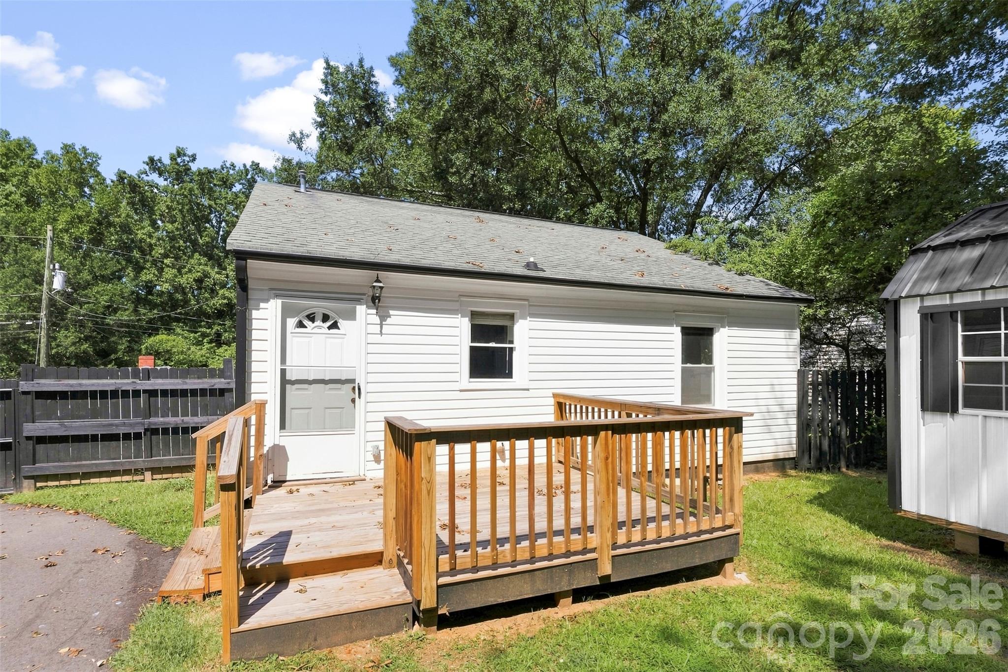 816 S Weldon Street — Gastonia